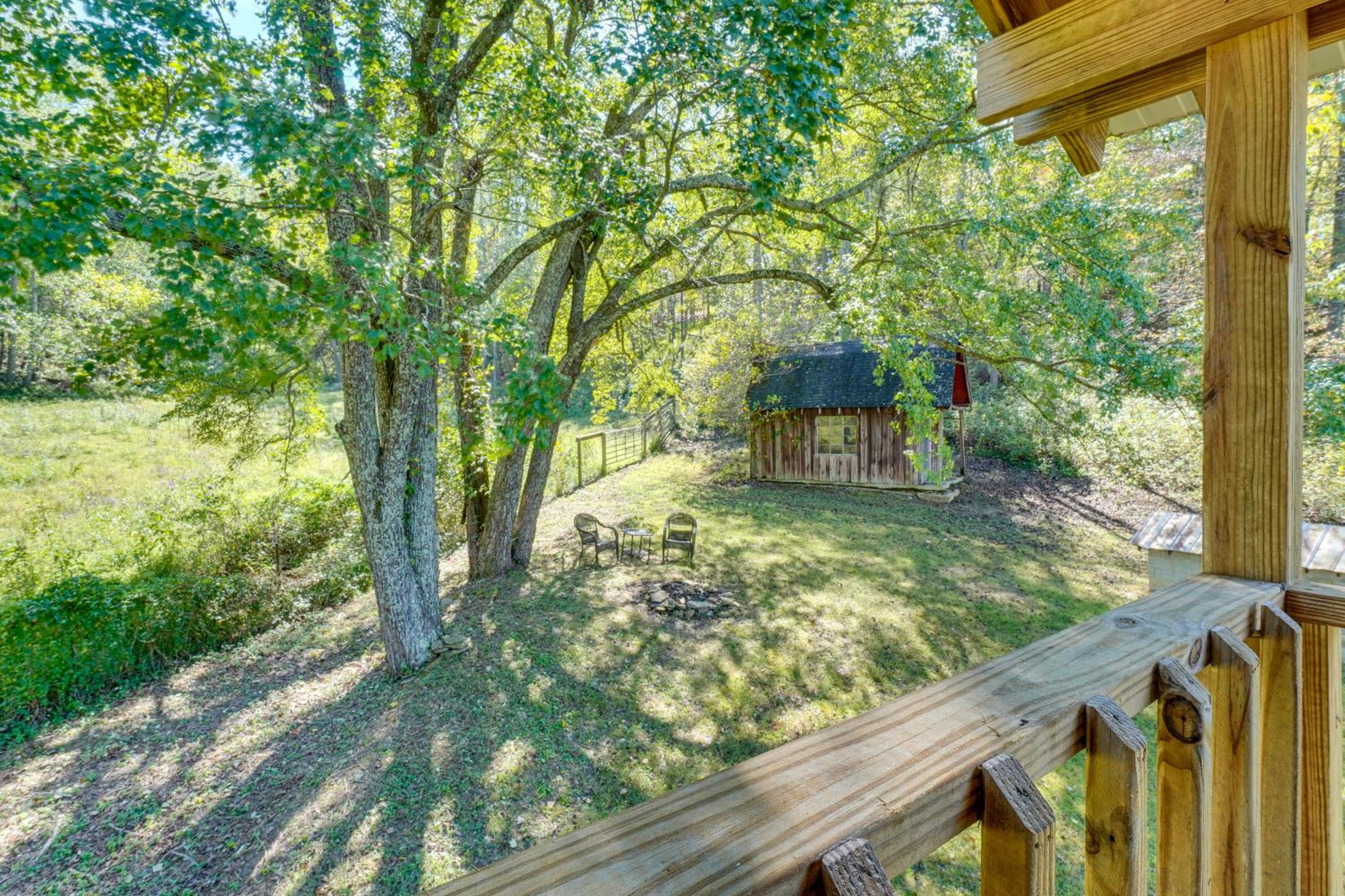 Peaceful and Private! Pet-Friendly Williamsburg Home