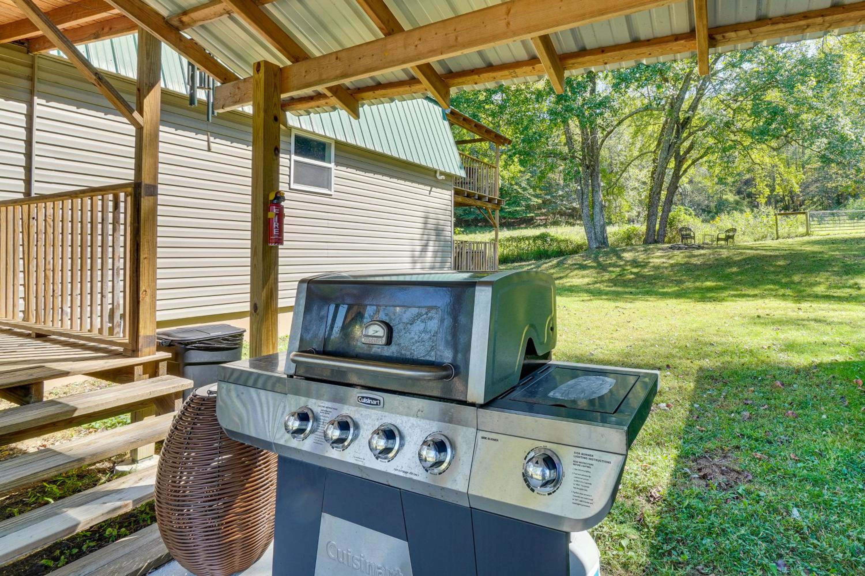 Peaceful and Private! Pet-Friendly Williamsburg Home