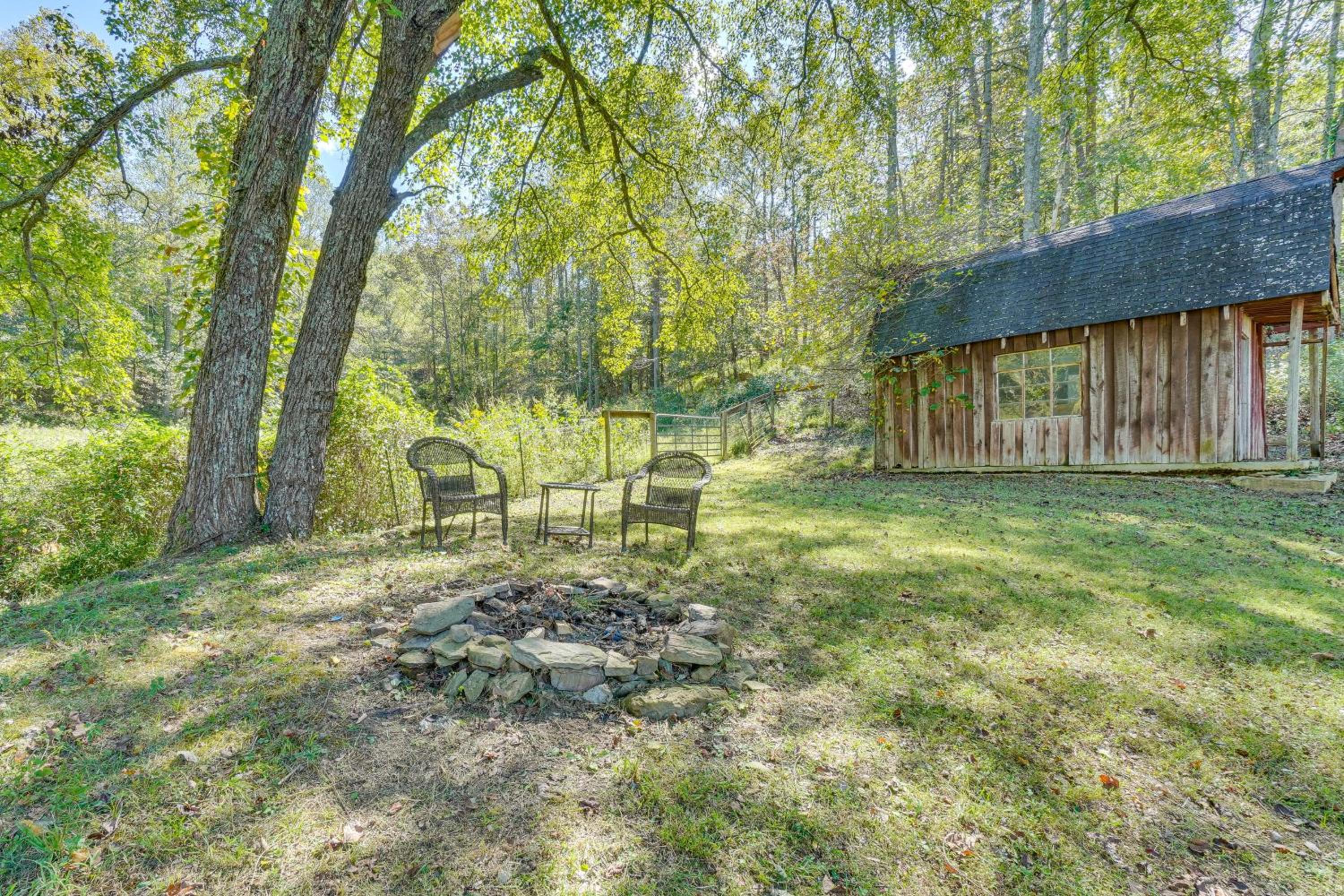 Peaceful and Private! Pet-Friendly Williamsburg Home