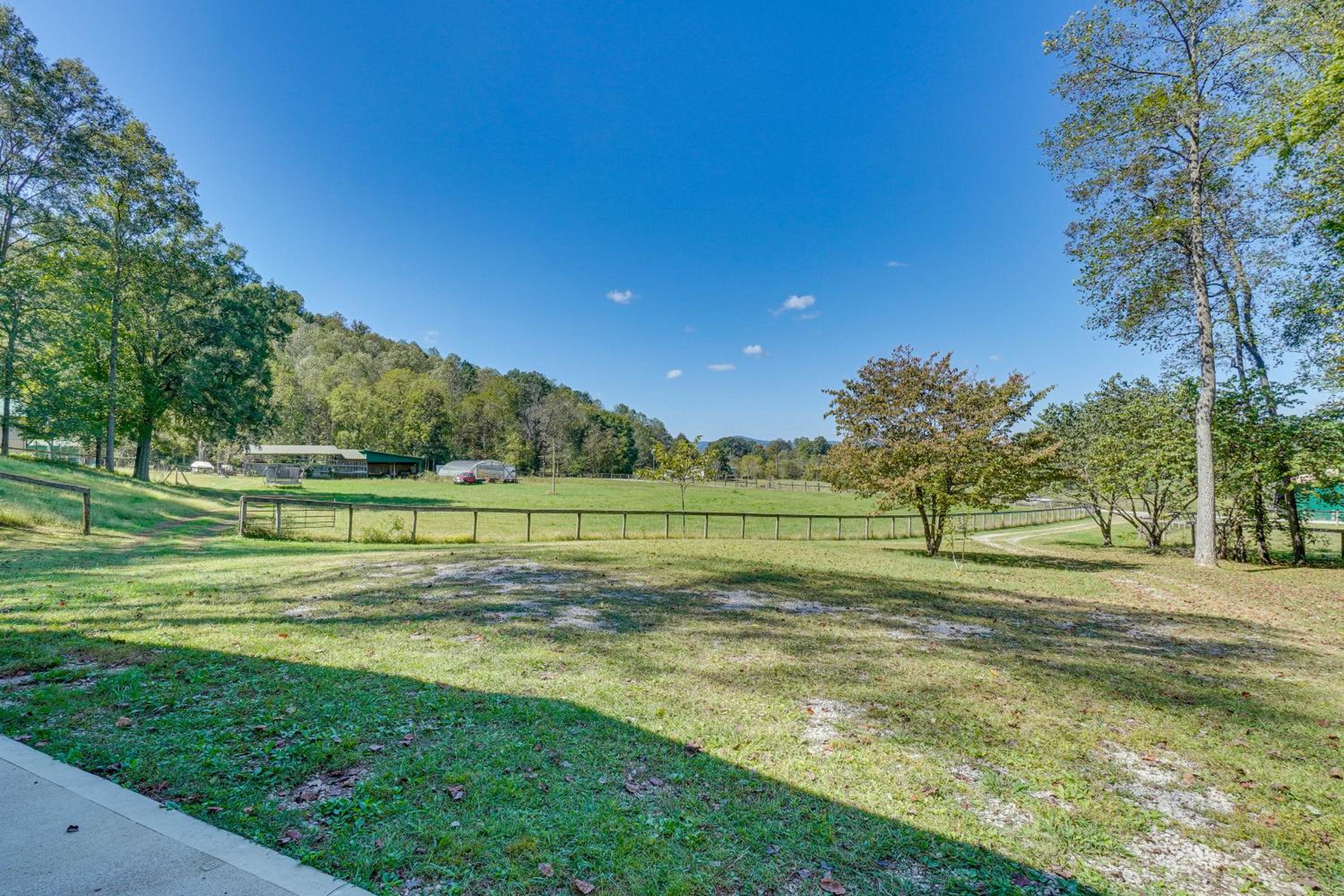 Peaceful and Private! Pet-Friendly Williamsburg Home