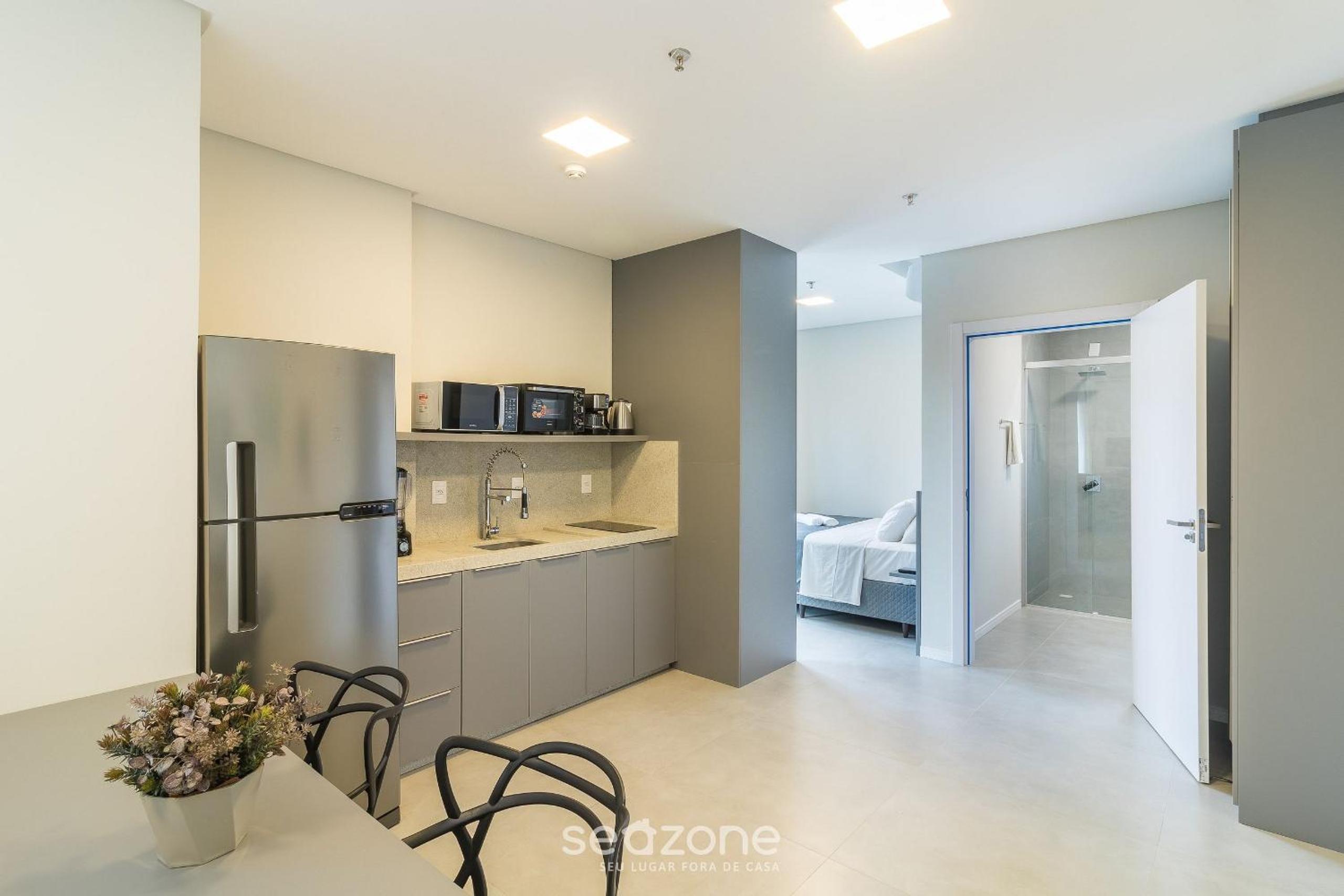 Your exclusive stay just steps from the sea in Meia Praia - FFS!