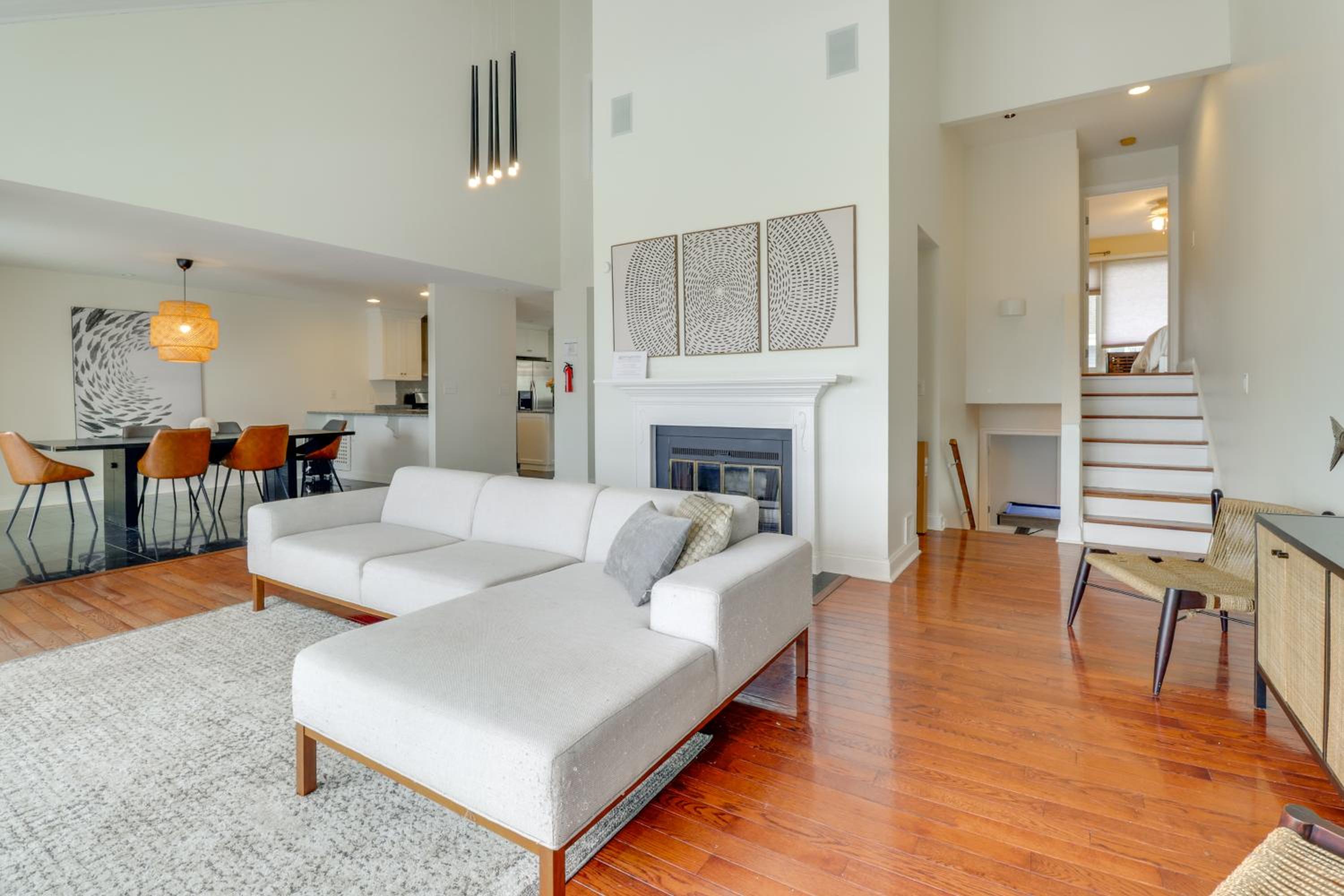 Pets Welcome Beachfront Family Retreat in Norfolk