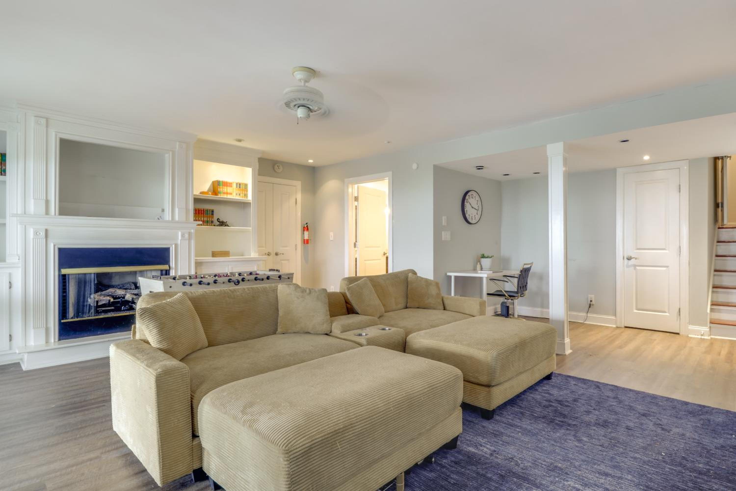 Pets Welcome Beachfront Family Retreat in Norfolk