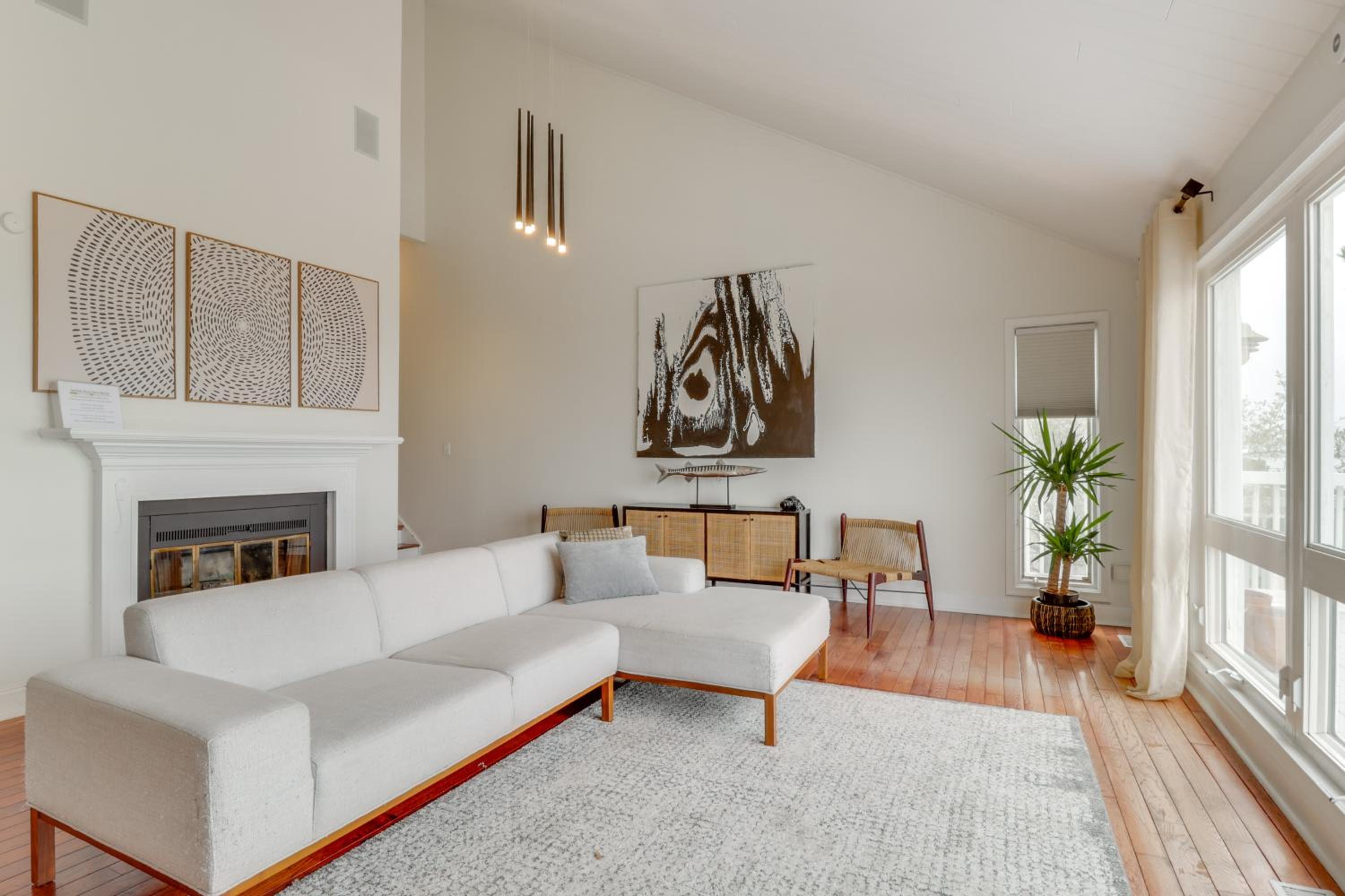 Pets Welcome Beachfront Family Retreat in Norfolk