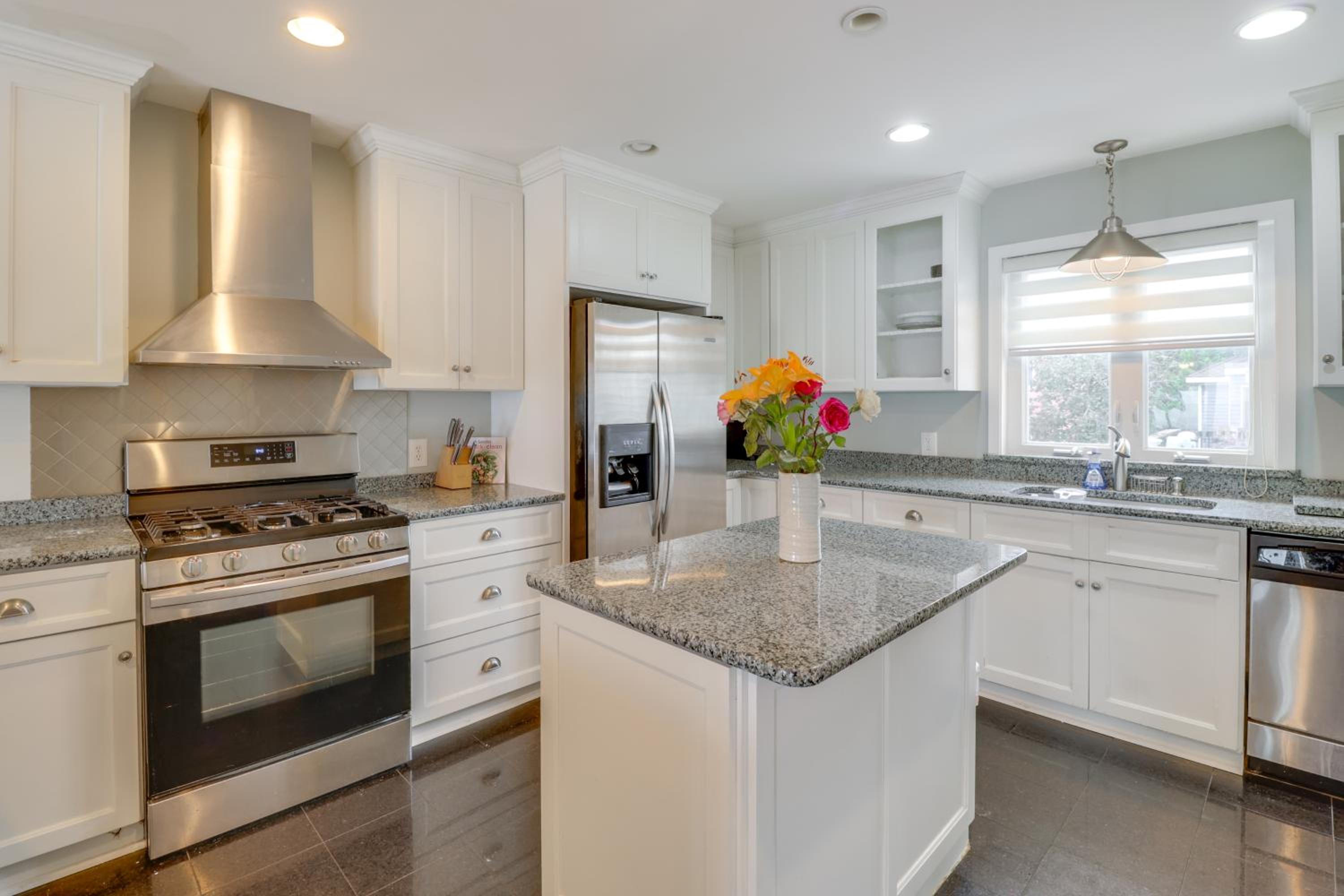 Pets Welcome Beachfront Family Retreat in Norfolk