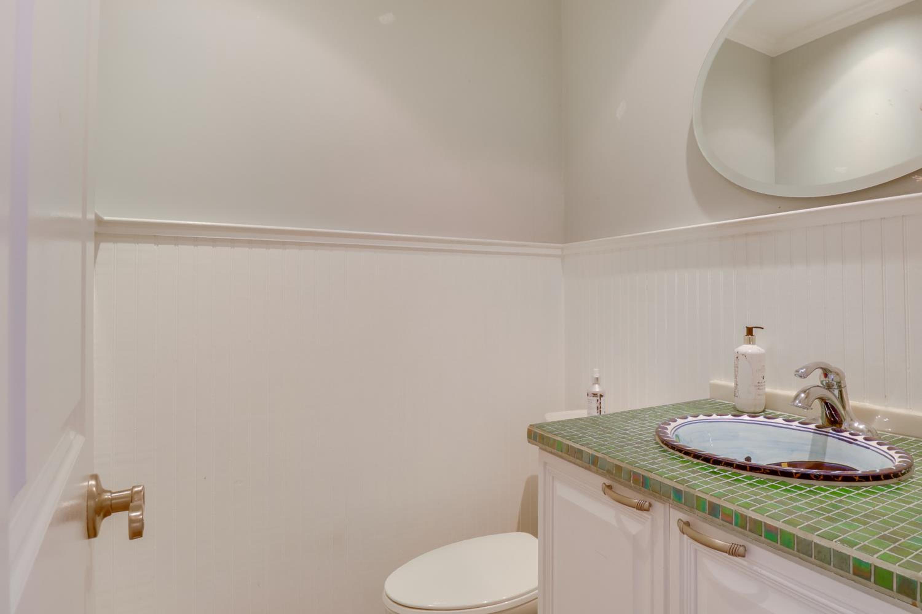 Pets Welcome Beachfront Family Retreat in Norfolk