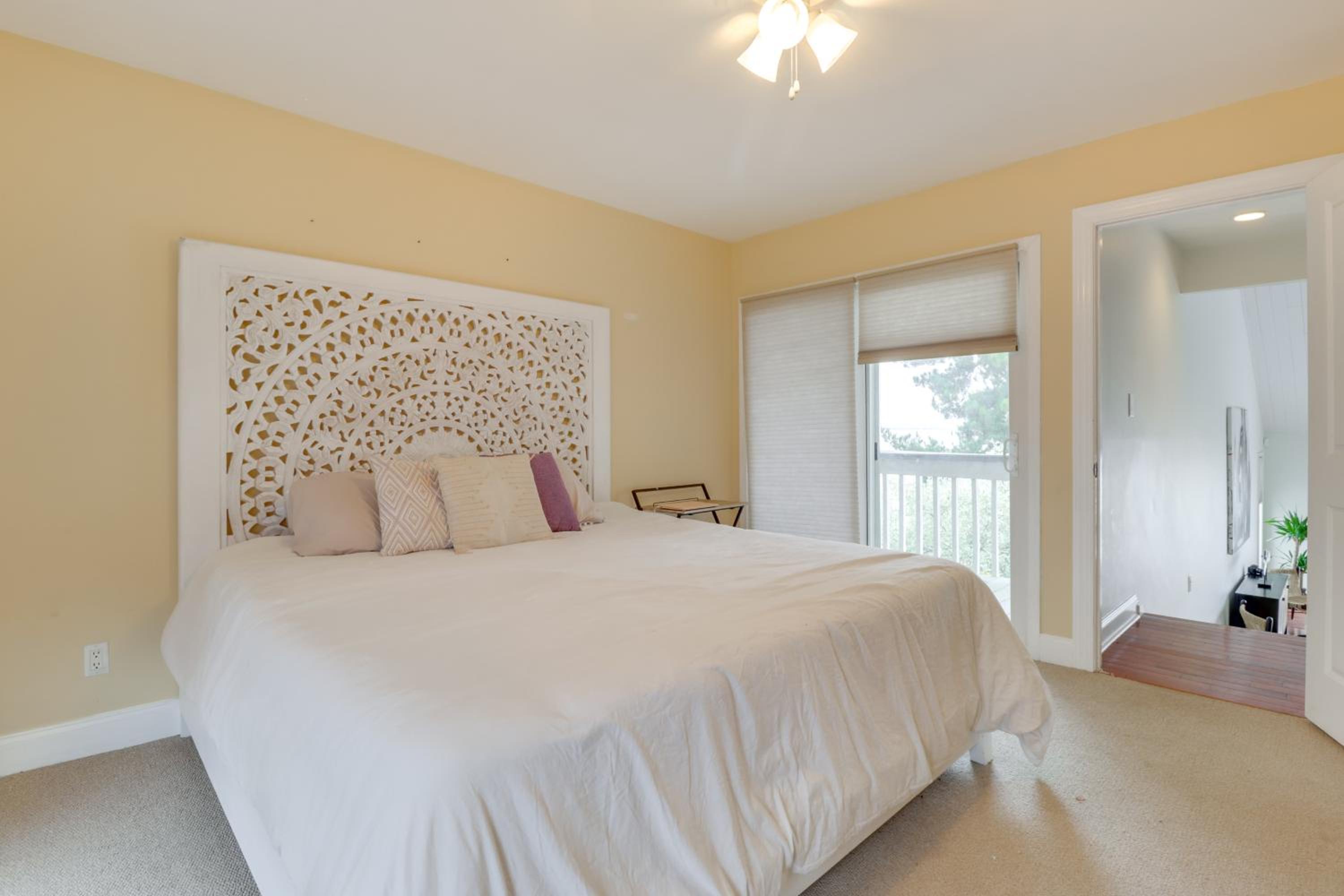 Pets Welcome Beachfront Family Retreat in Norfolk