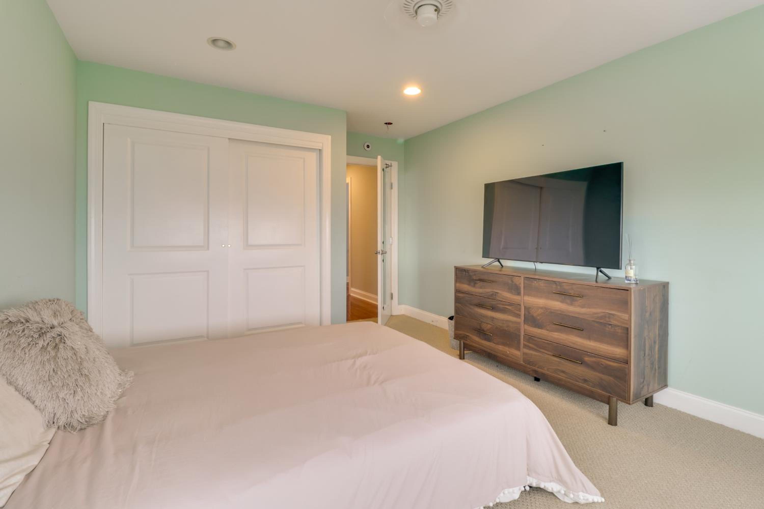 Pets Welcome Beachfront Family Retreat in Norfolk