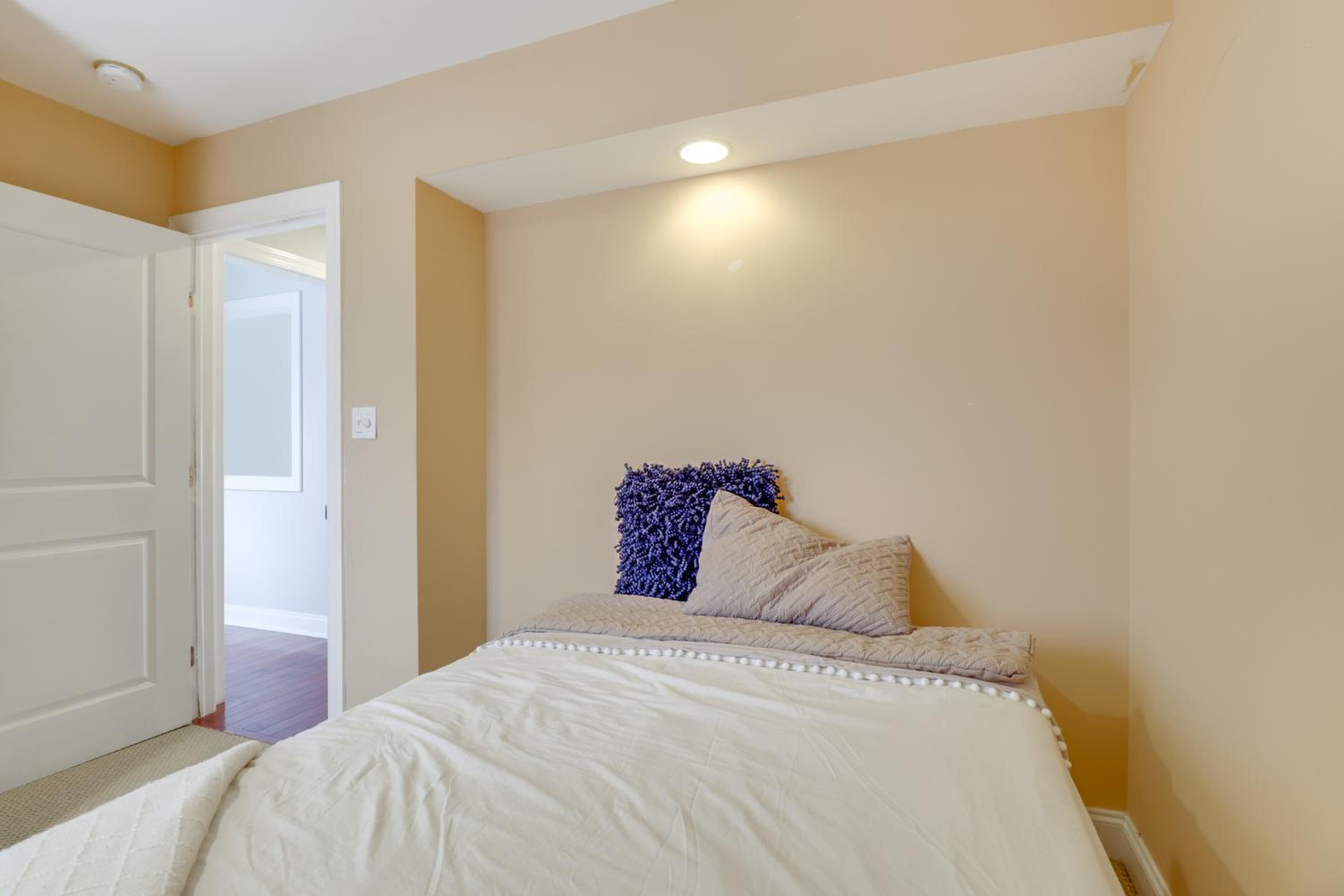 Pets Welcome Beachfront Family Retreat in Norfolk
