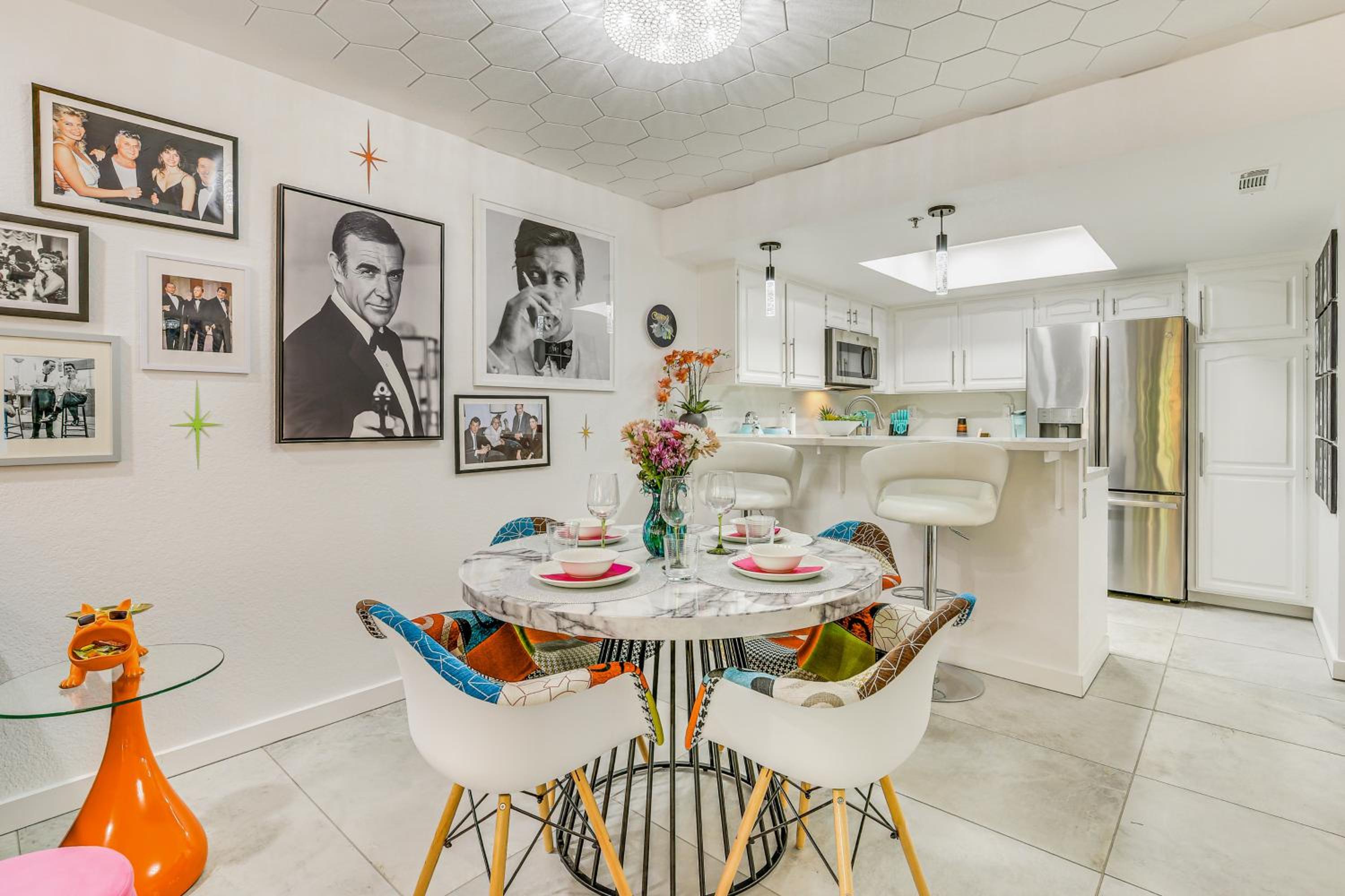 Stroll to Dtwn, Pools and Tennis Palm Springs Condo