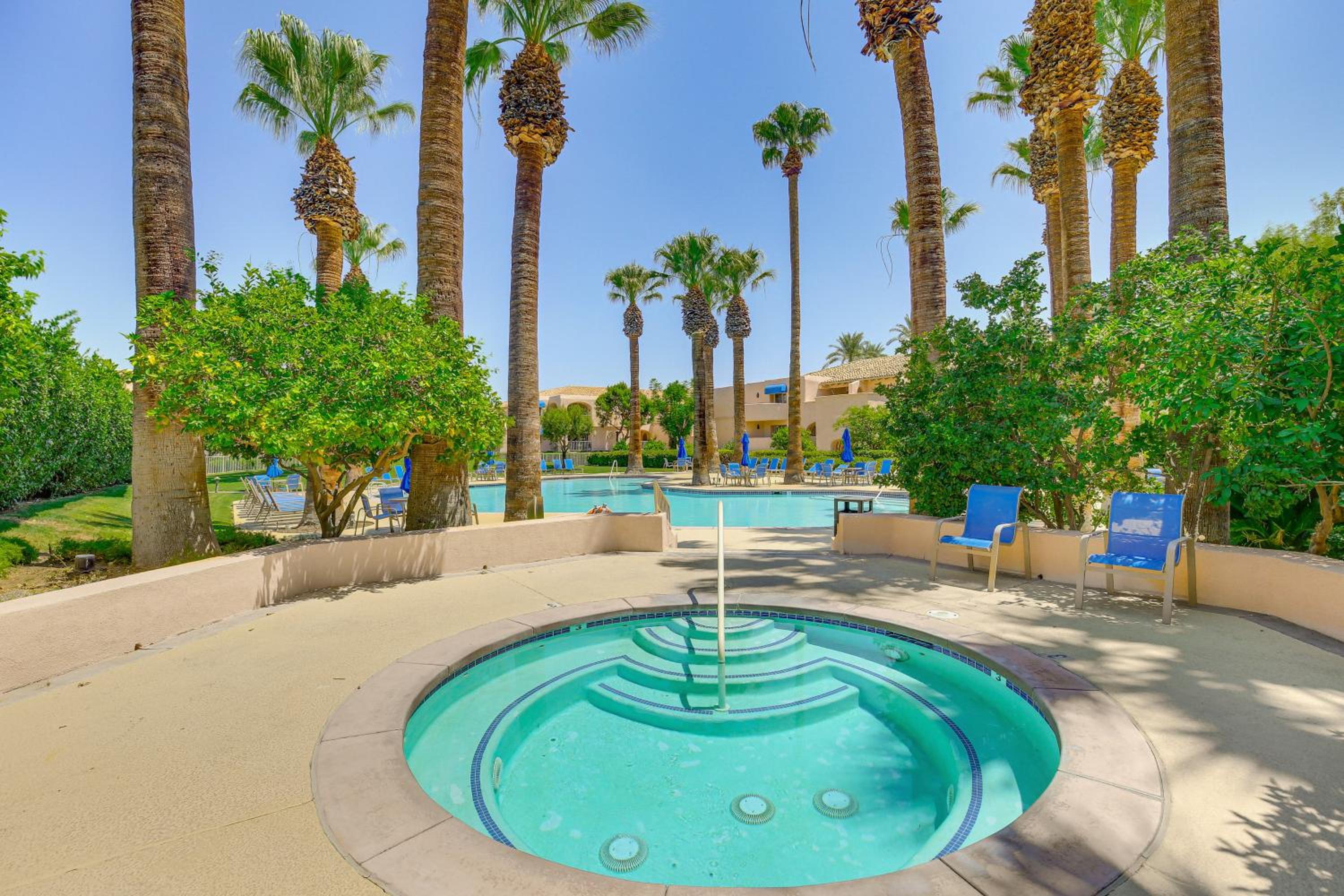 Stroll to Dtwn, Pools and Tennis Palm Springs Condo