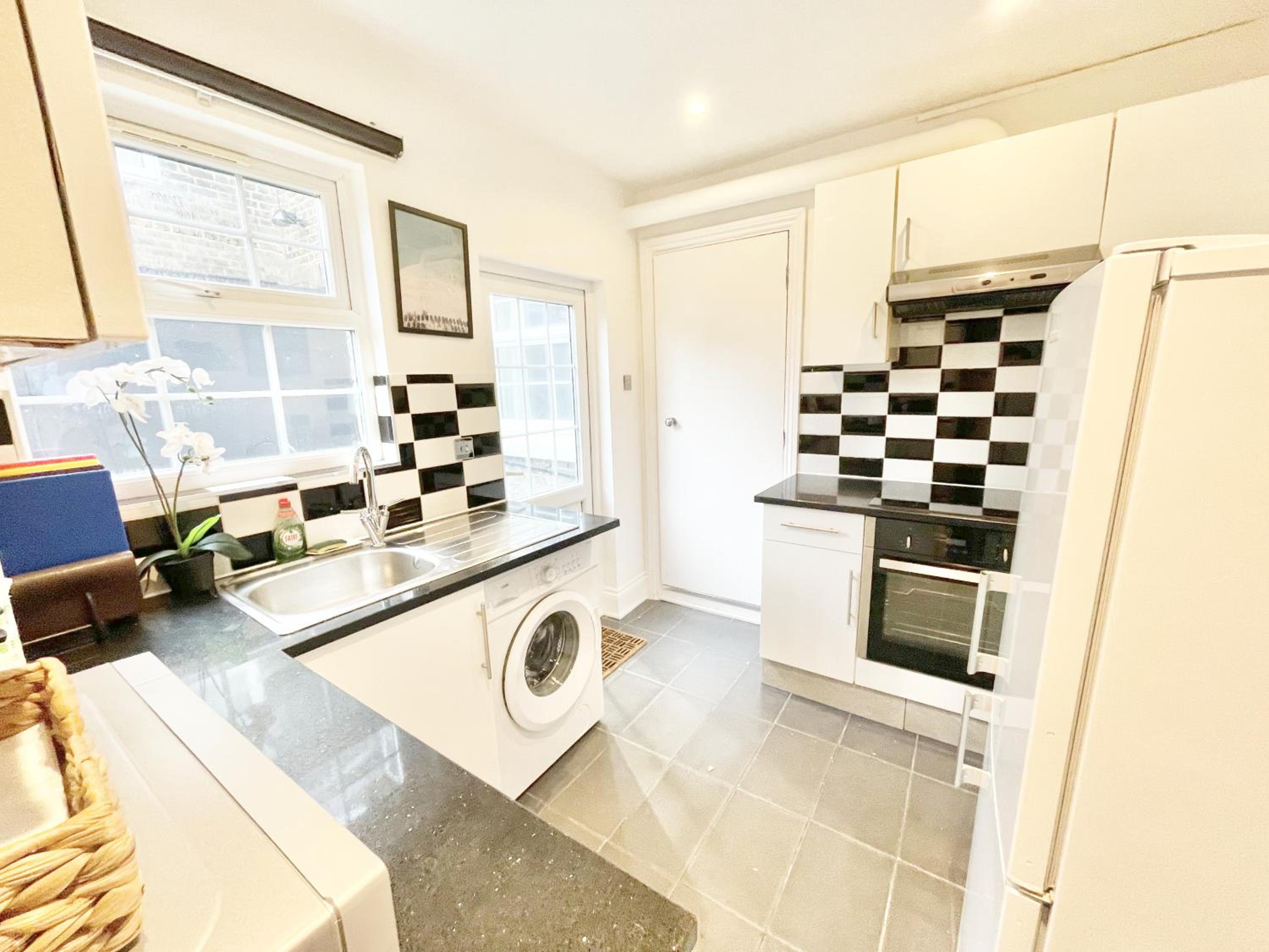 Wembley Royal Residence - Free Parking