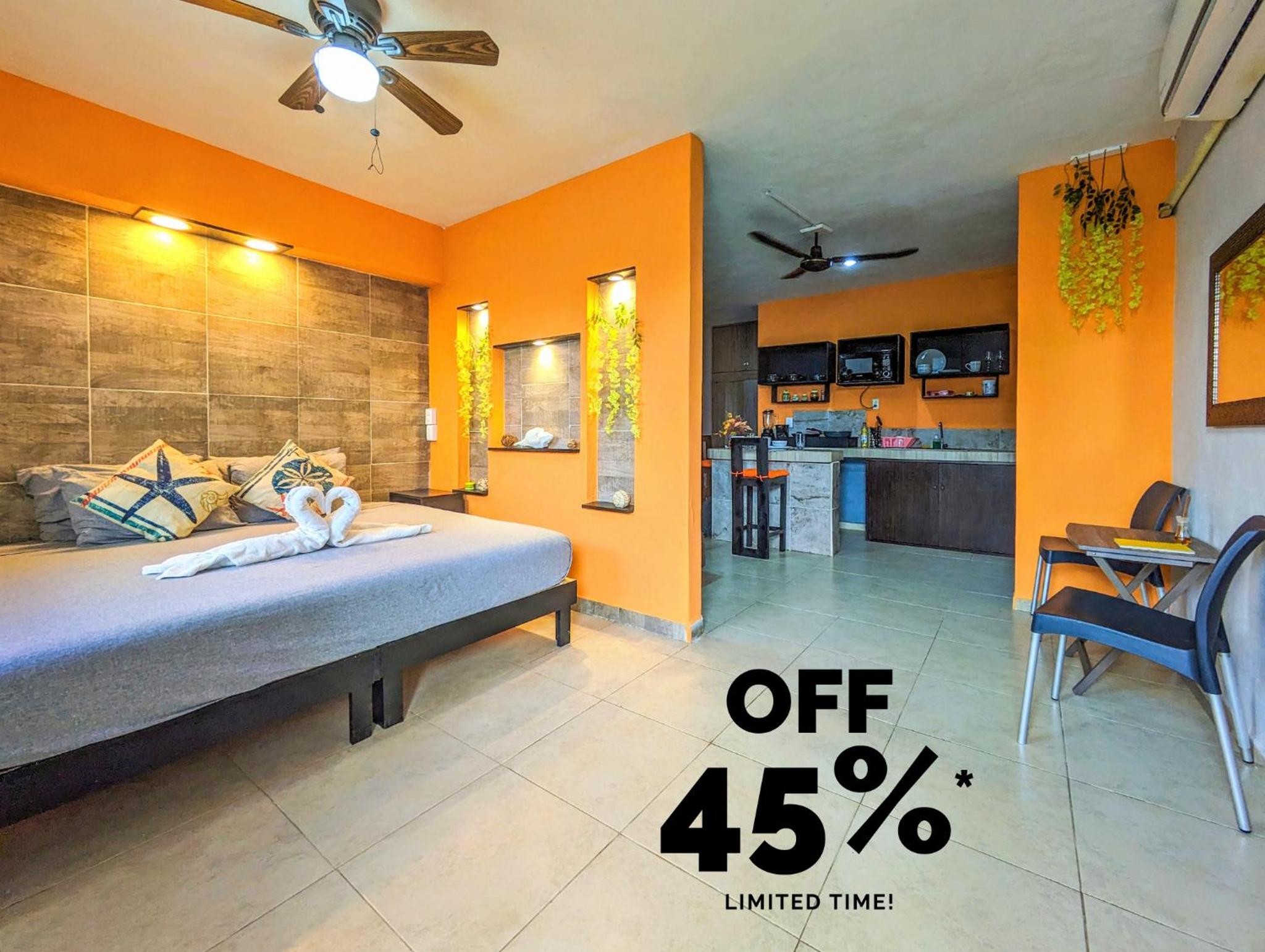 Romantic Escape 1 Bedroom 500m from Beach Memory Foam King Bed Kitchen Value Stay 2A