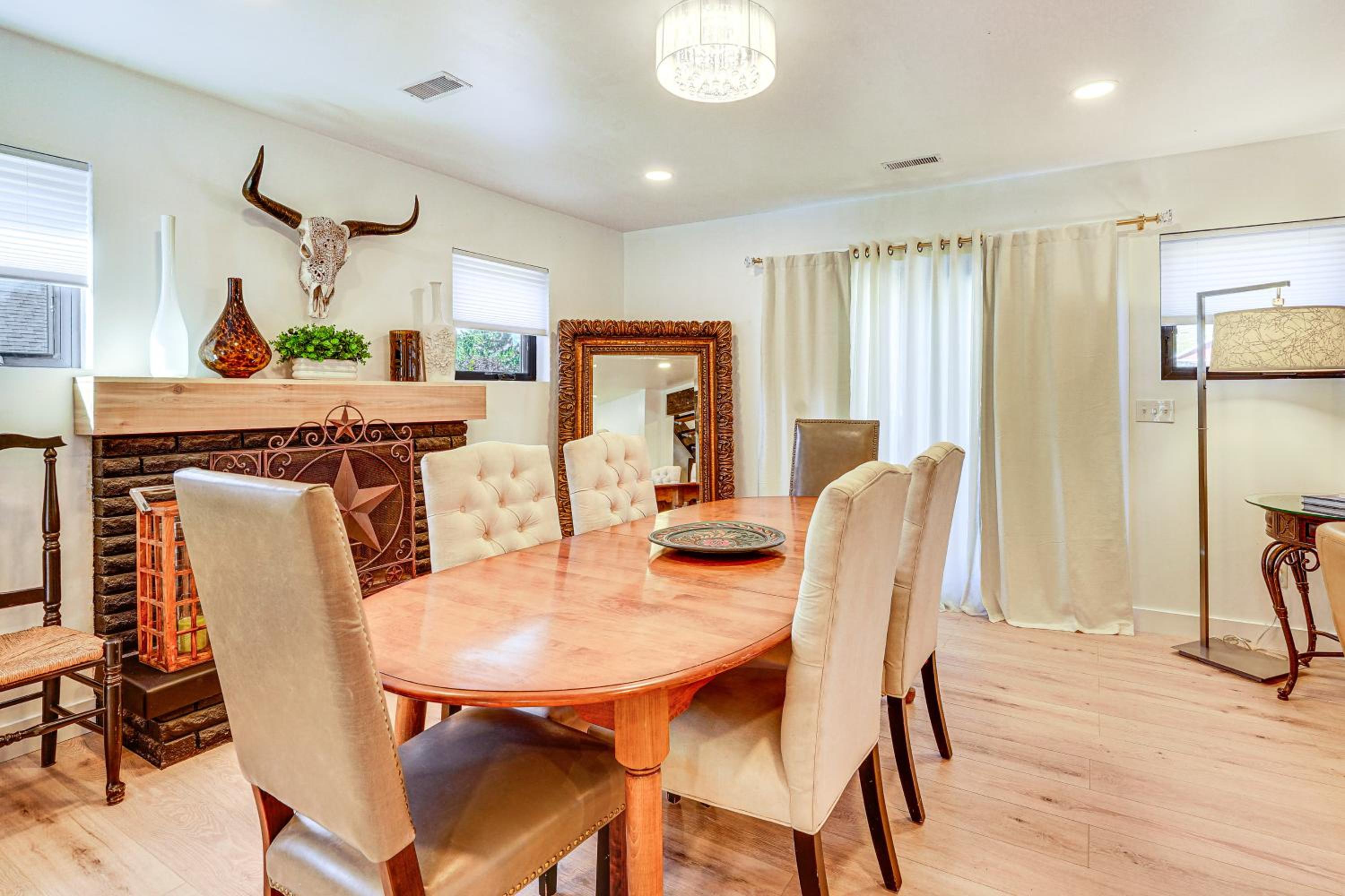 17 Mi to Sundance Mtn Home with Shared Yard