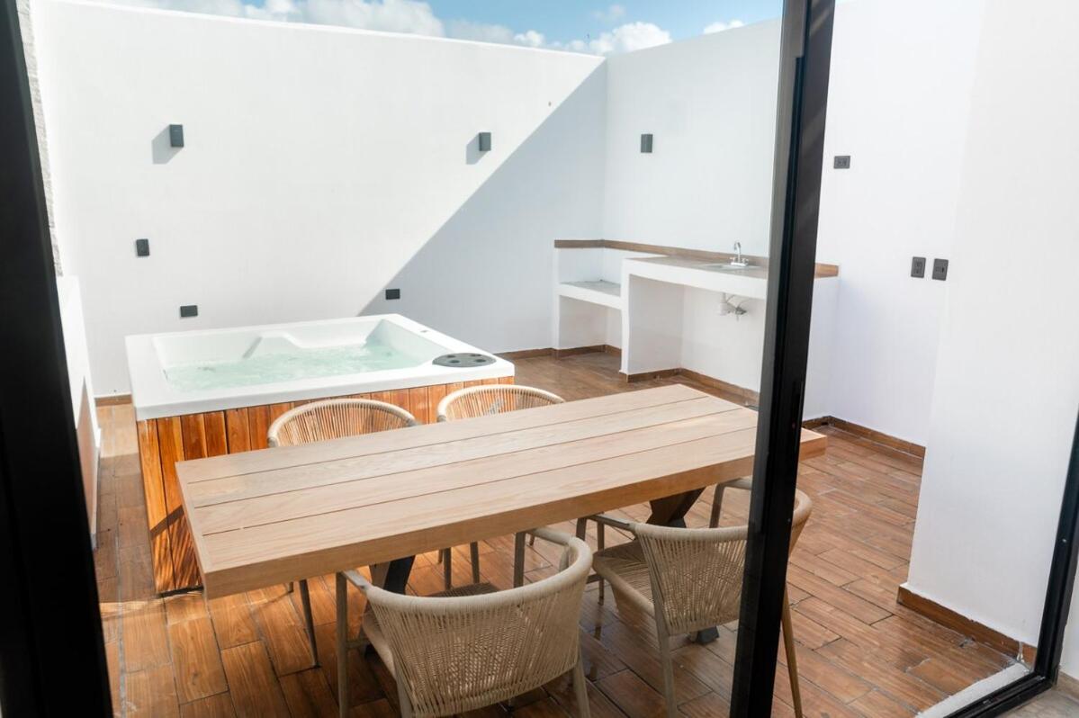 PH 3BR Jacuzzi beach club pass
