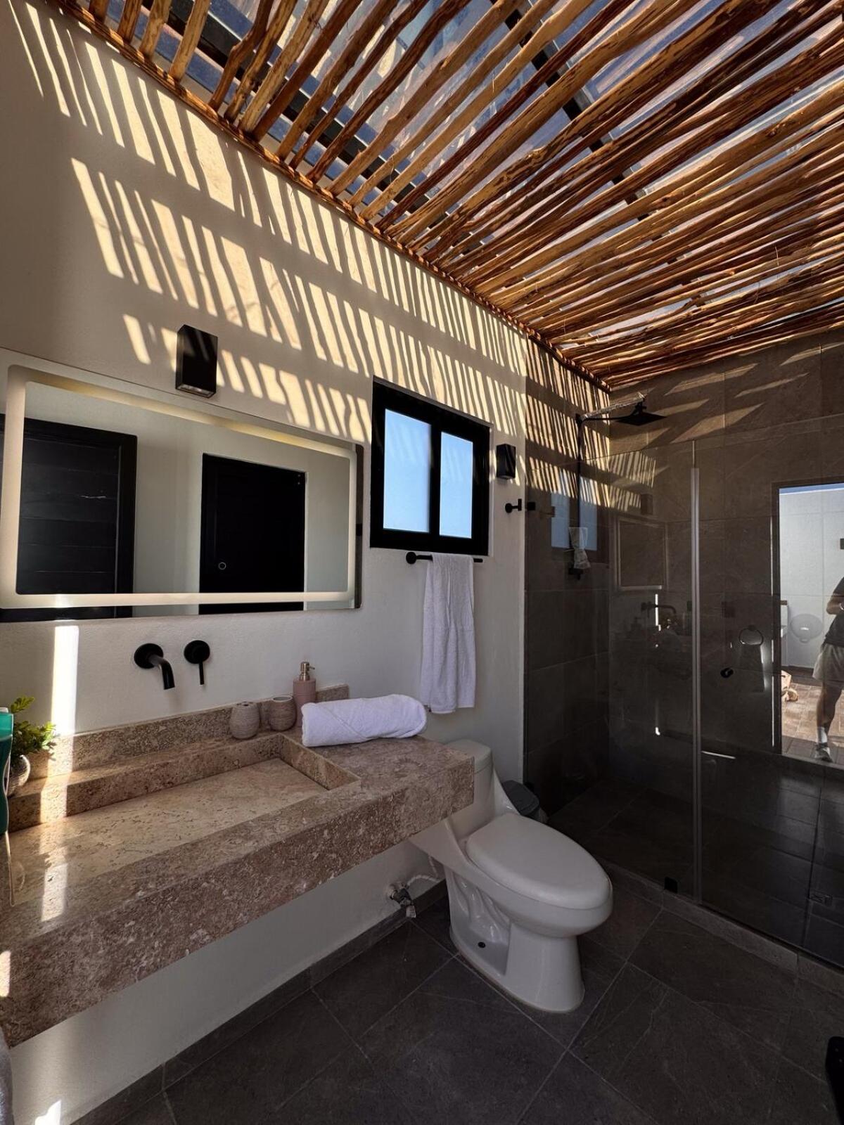 PH 3BR Jacuzzi beach club pass