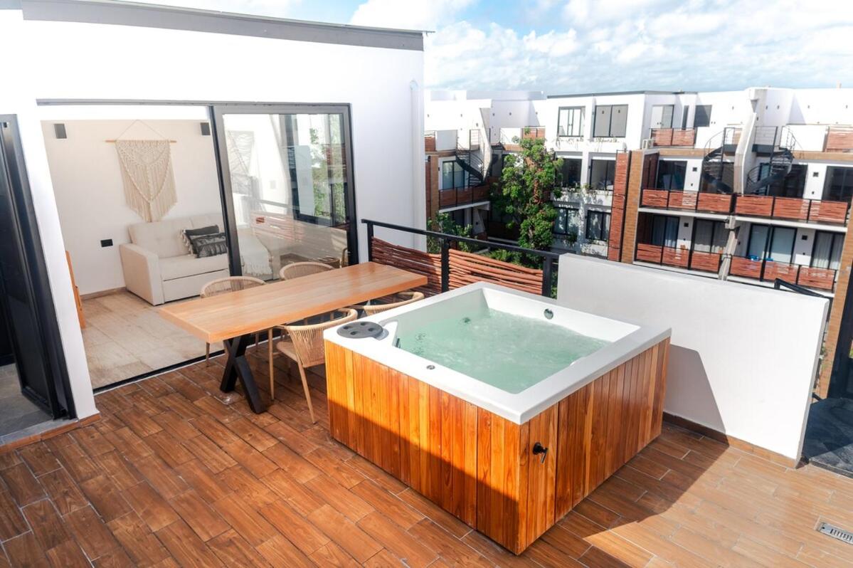 PH 3BR Jacuzzi beach club pass
