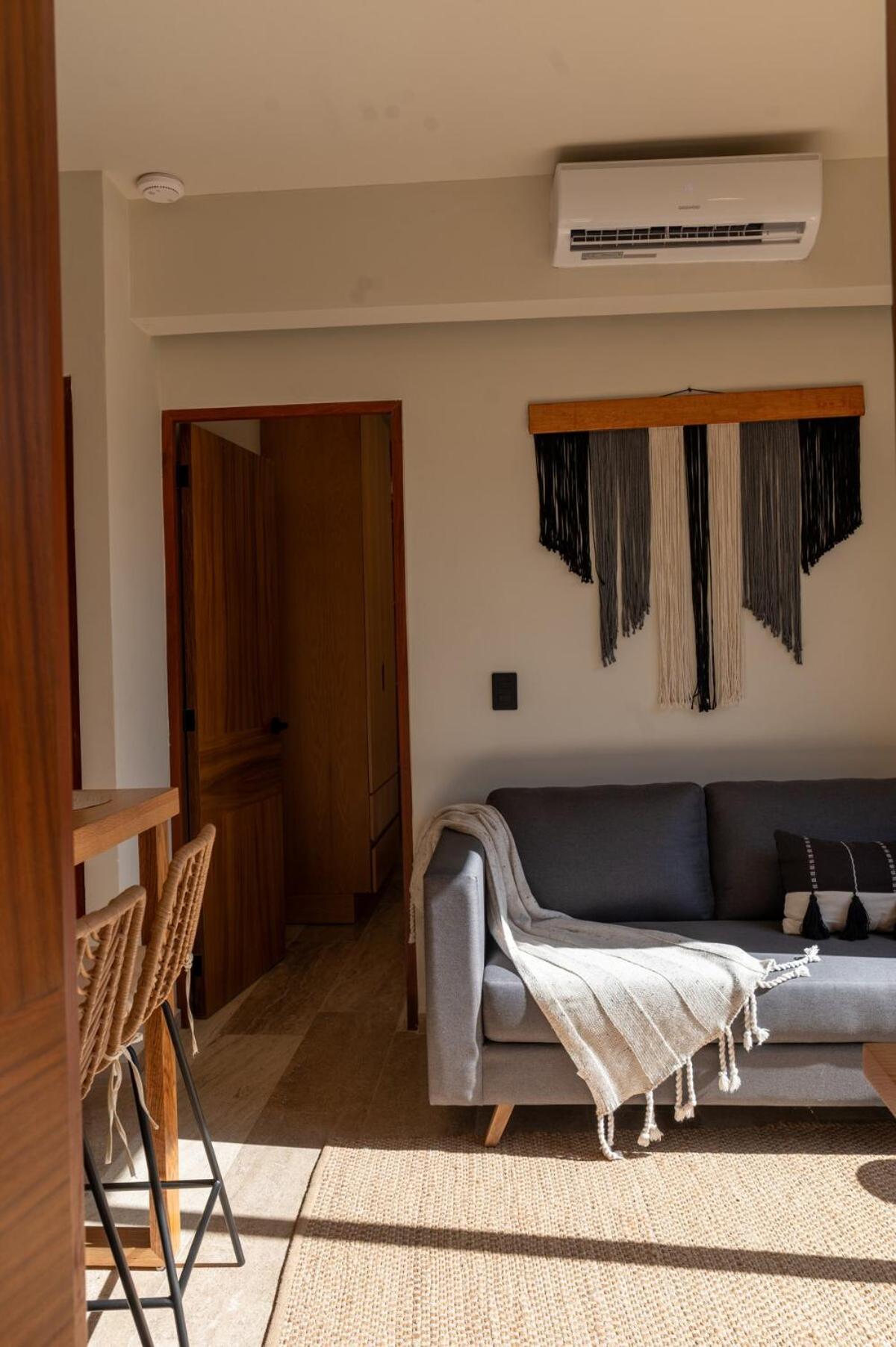 PH 3BR Jacuzzi beach club pass