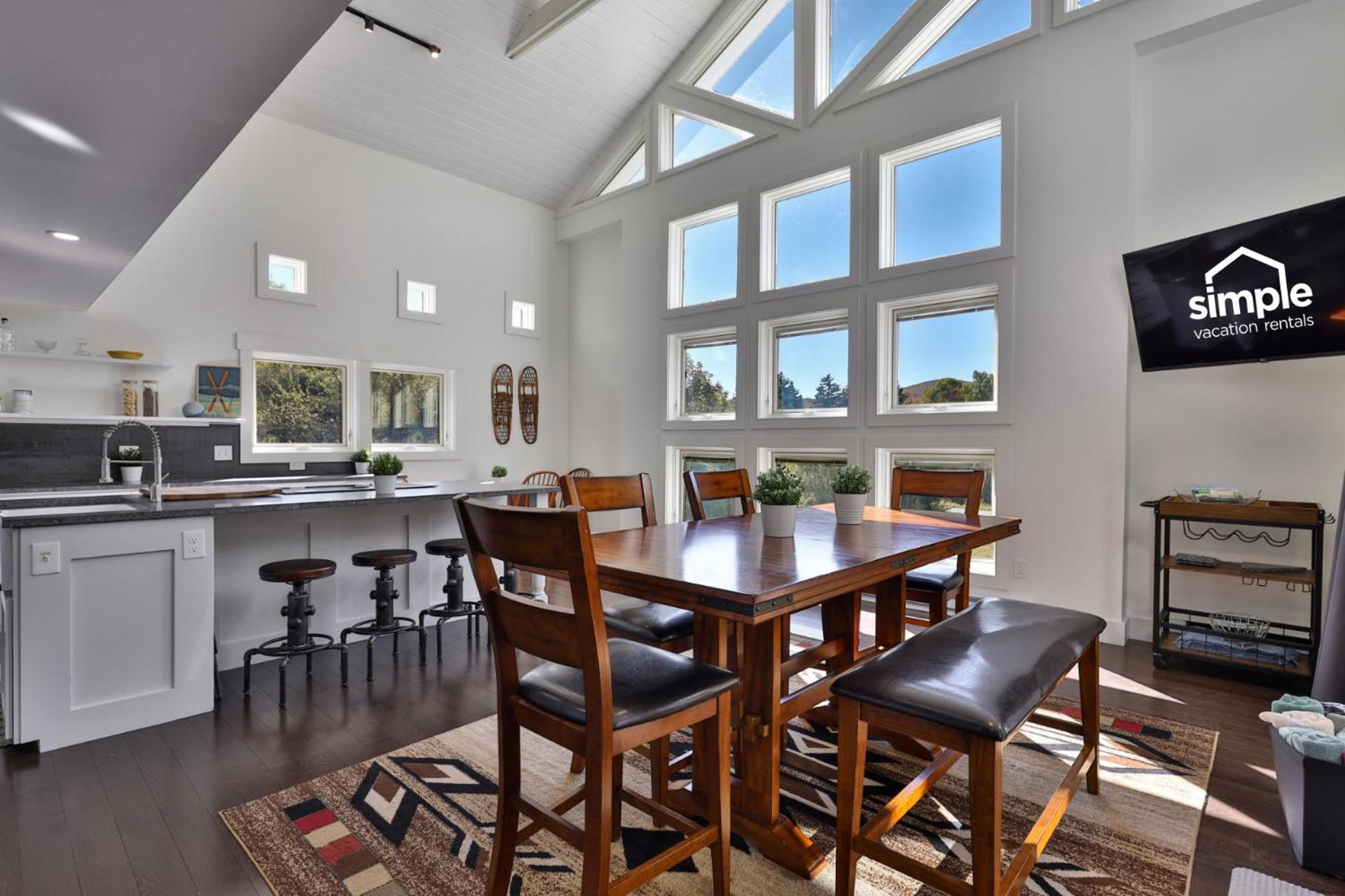 Chalet 91 at Killington - 4BR Luxury Lodge with Hot Tub, Sauna, Pool Table
