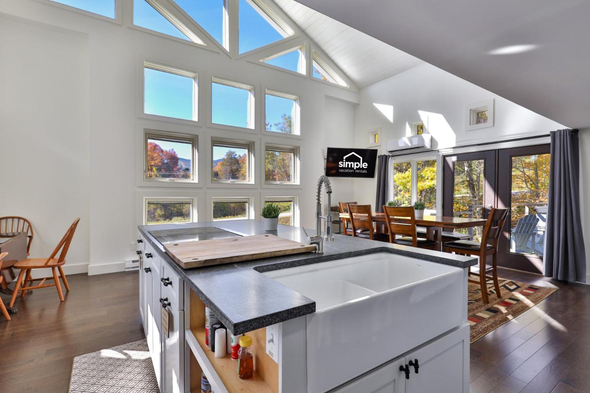 Chalet 91 at Killington - 4BR Luxury Lodge with Hot Tub, Sauna, Pool Table
