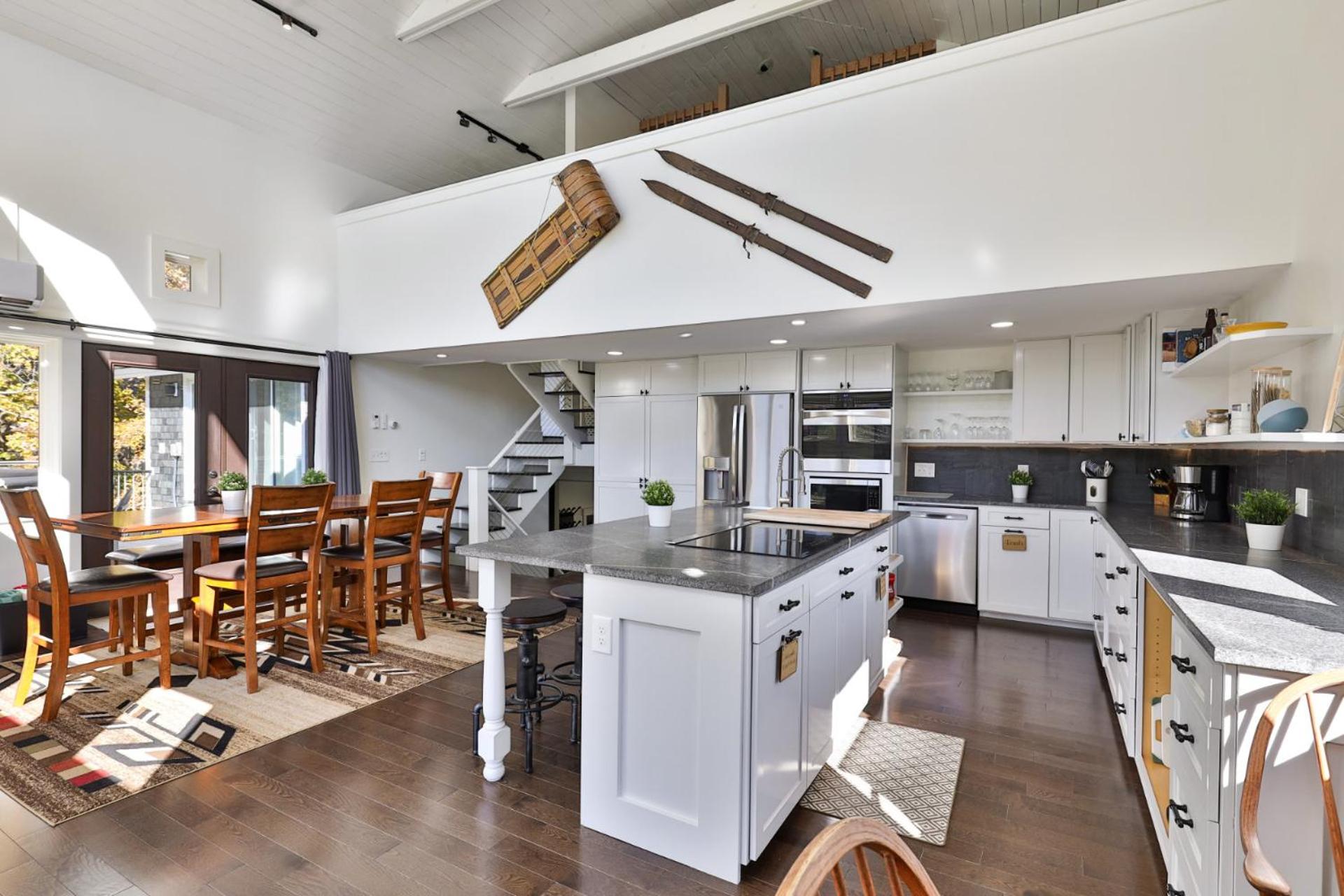 Chalet 91 at Killington - 4BR Luxury Lodge with Hot Tub, Sauna, Pool Table