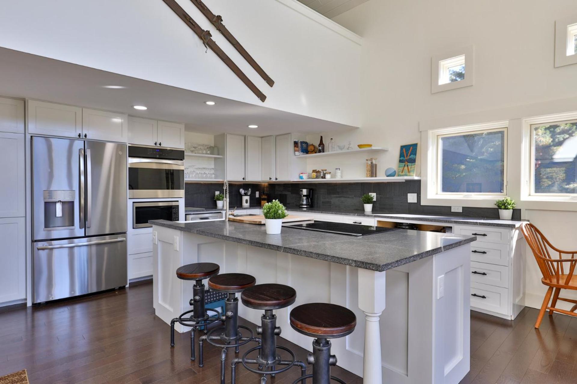 Chalet 91 at Killington - 4BR Luxury Lodge with Hot Tub, Sauna, Pool Table
