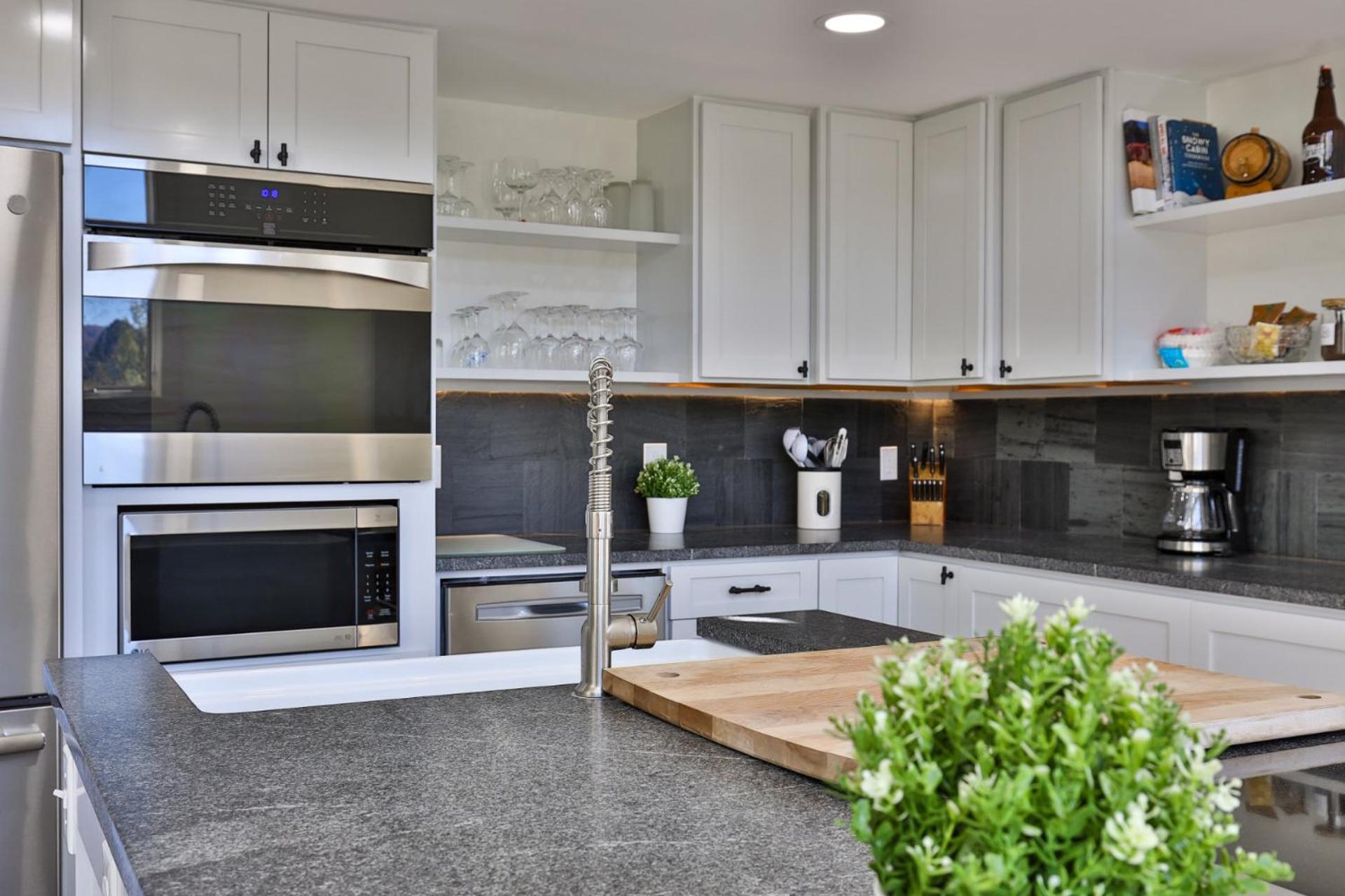 Chalet 91 at Killington - 4BR Luxury Lodge with Hot Tub, Sauna, Pool Table