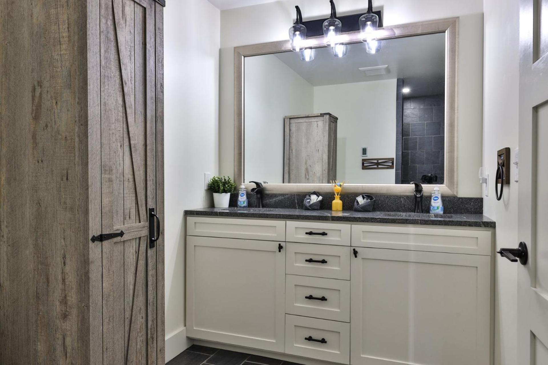 Chalet 91 at Killington - 4BR Luxury Lodge with Hot Tub, Sauna, Pool Table