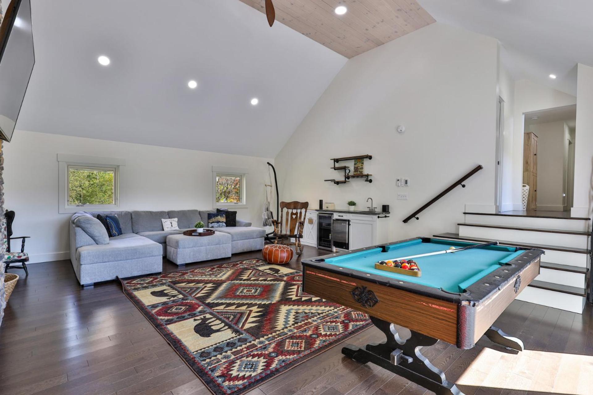Chalet 91 at Killington - 4BR Luxury Lodge with Hot Tub, Sauna, Pool Table