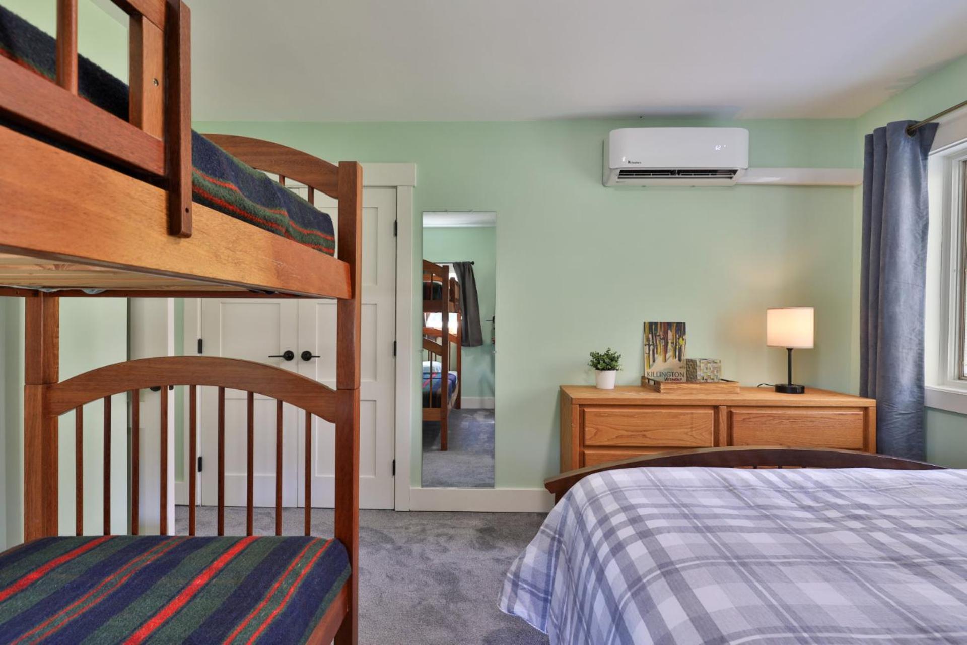 Chalet 91 at Killington - 4BR Luxury Lodge with Hot Tub, Sauna, Pool Table