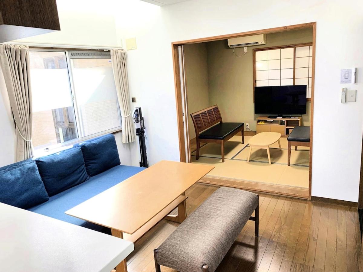 Shibuya Ward, Detached House with Piano Room for 10 People 11 minutes walk from Hatagaya Station 4 minutes from Shinjuku Station 貸切一軒家10名様 新宿駅から4分の幡ヶ谷駅徒歩11