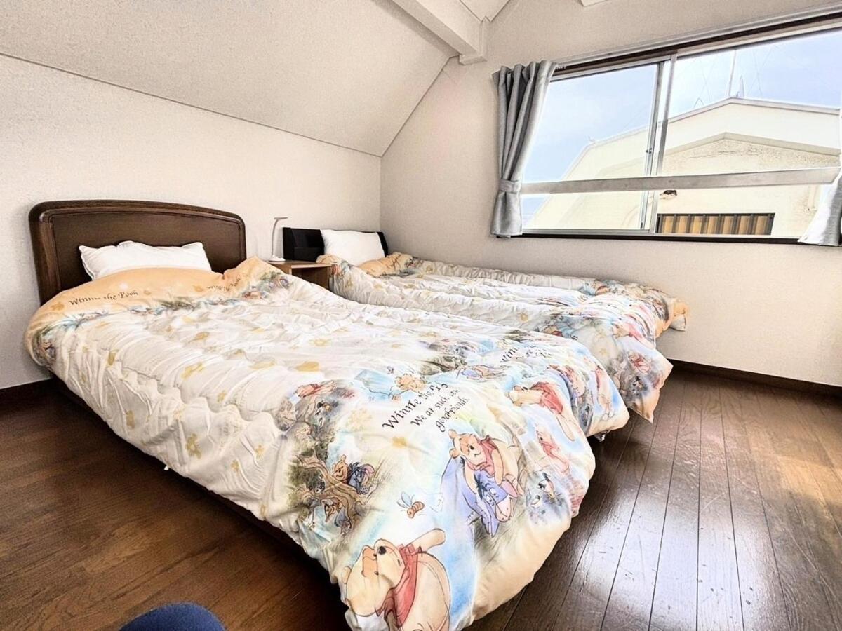 Shibuya Ward, 3 bedrooms, 15 minutes to Shinjuku Station by foot and subway 貸切一軒家9名様 新宿駅から4分の幡ヶ谷駅徒歩11分 渋谷駅直通バス停徒歩1分 ピアノと防音室有