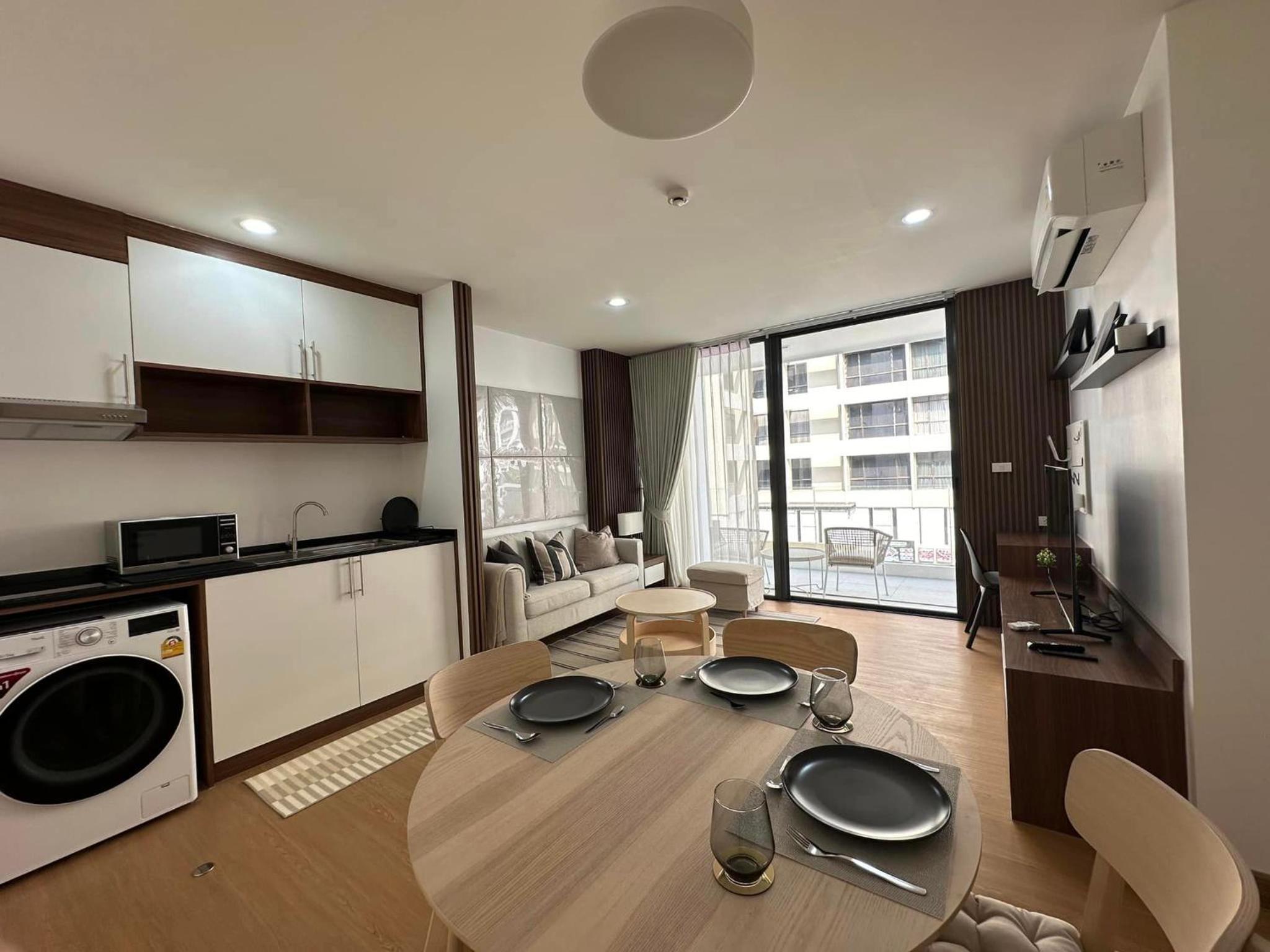 6th Avenue Sukhumvit BKK Two Bedrooms BTS Asok Nana MRT Sukhumvit
