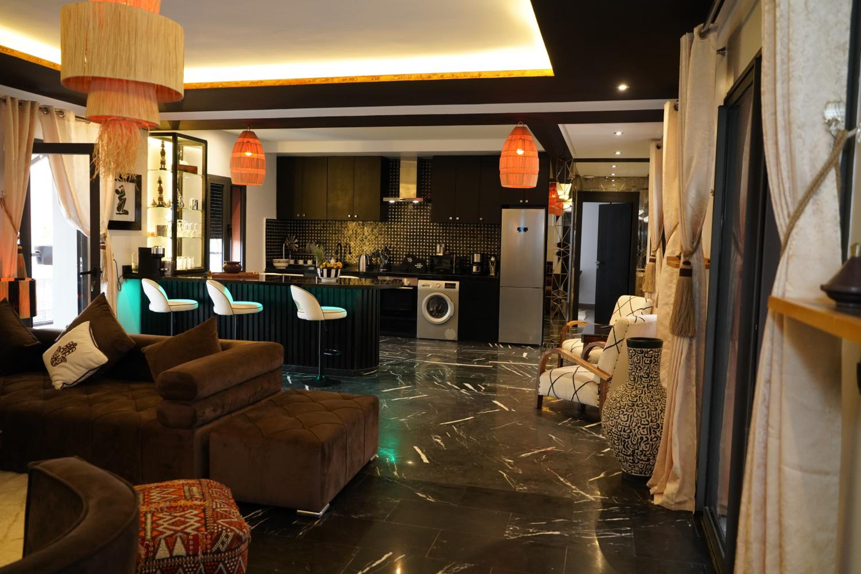 Design Art Gallery Apartment Marrakech swimming pool on the Roof