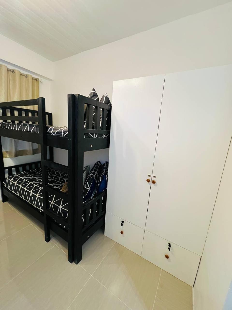 Paris Theme Near Trinoma SM North LRT Roosevelt SNR Congressional Free Netflix Fast Internet