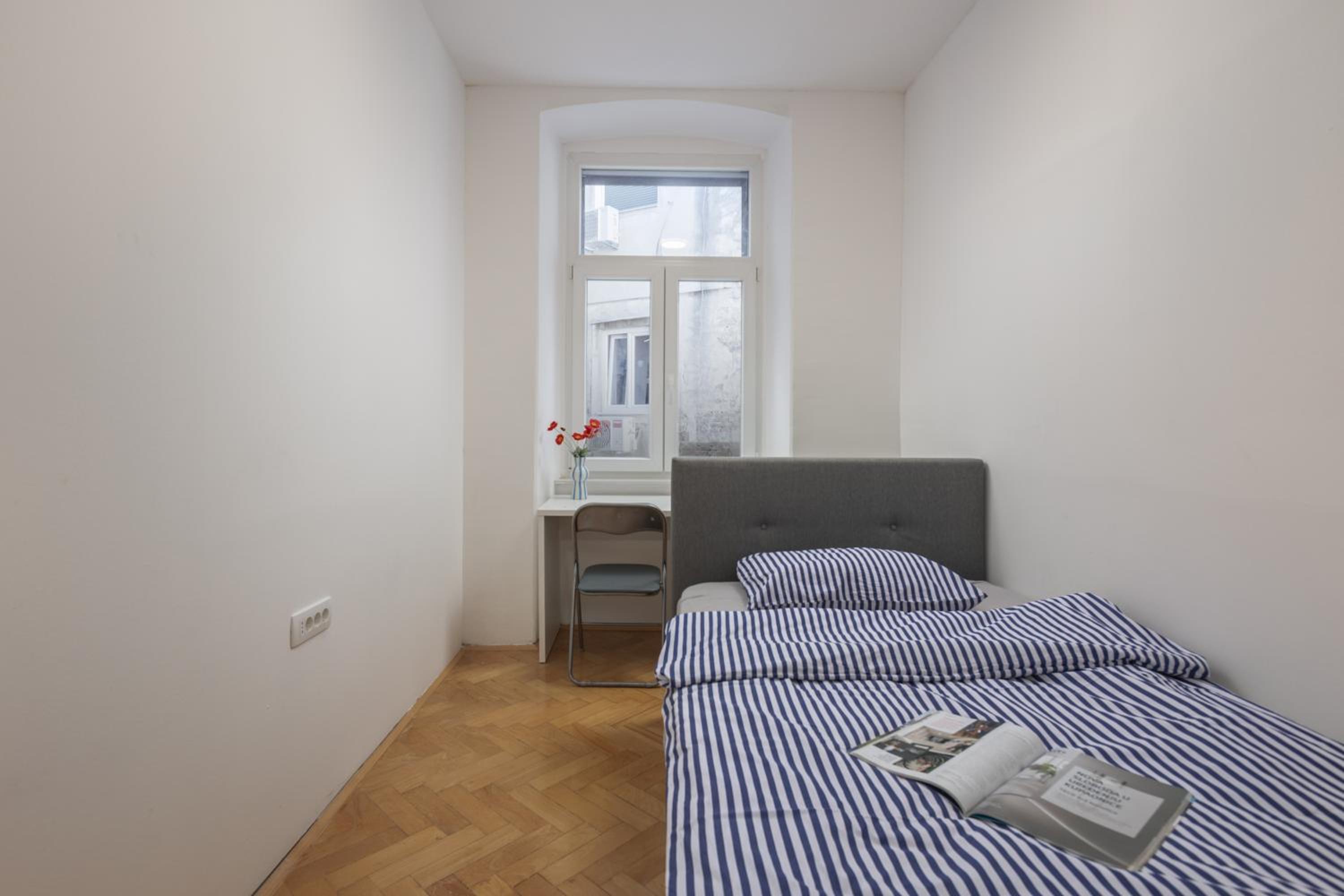 Anna 4-Bedroom City Apartment - Happy Rentals