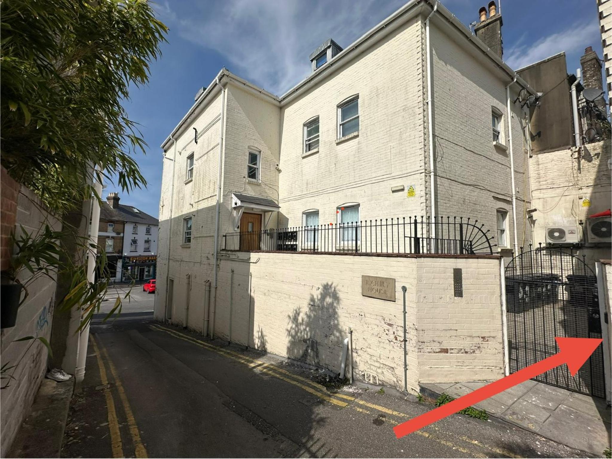 The Board Games Apartments - Brought to you by Coastline Retreats - Themed town centre apartments ALL WITH LUXURY 2 PERSON JACUZZI BATHS - 5 mins walk to t