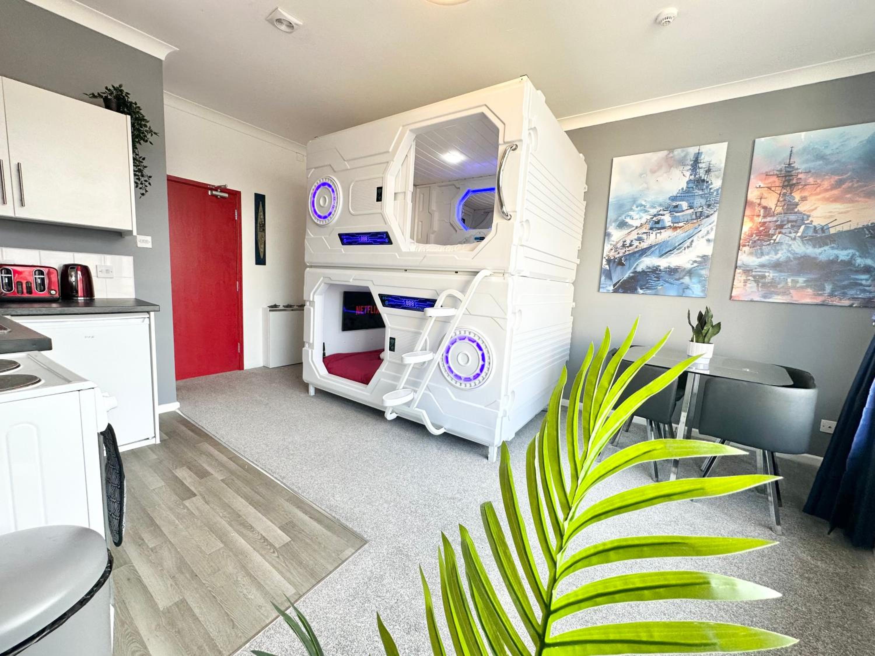 The Board Games Apartments - Brought to you by Coastline Retreats - Themed town centre apartments ALL WITH LUXURY 2 PERSON JACUZZI BATHS - 5 mins walk to t