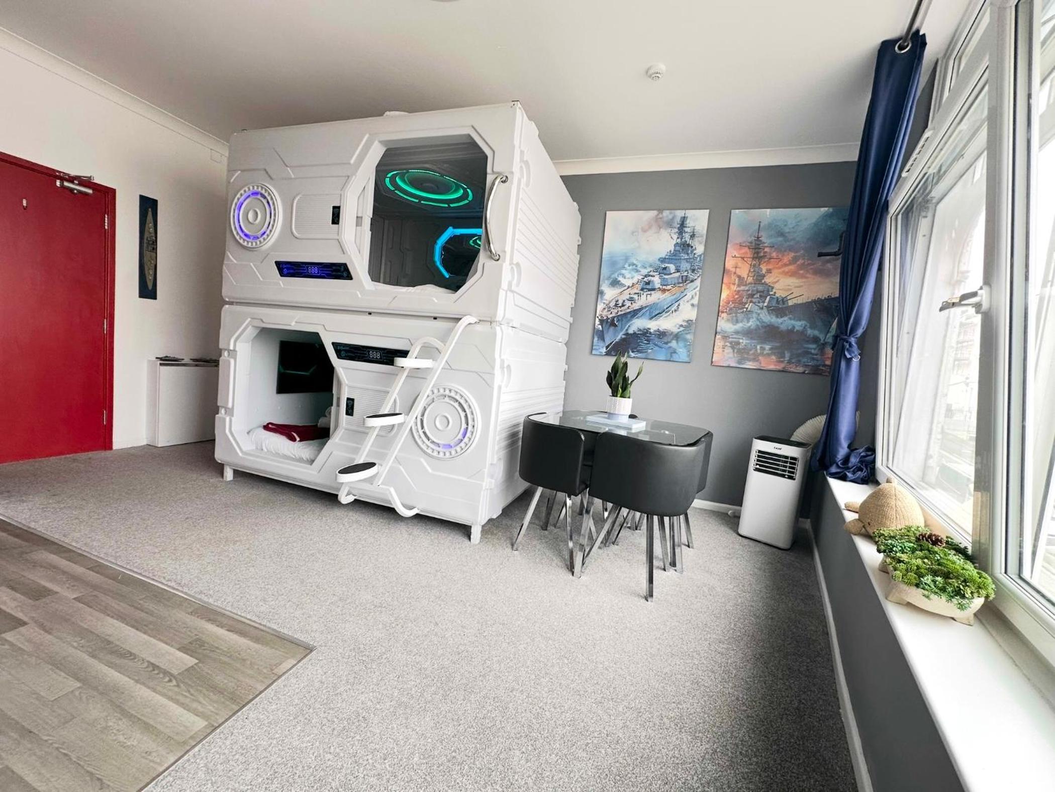 The Board Games Apartments - Brought to you by Coastline Retreats - Themed town centre apartments ALL WITH LUXURY 2 PERSON JACUZZI BATHS - 5 mins walk to t