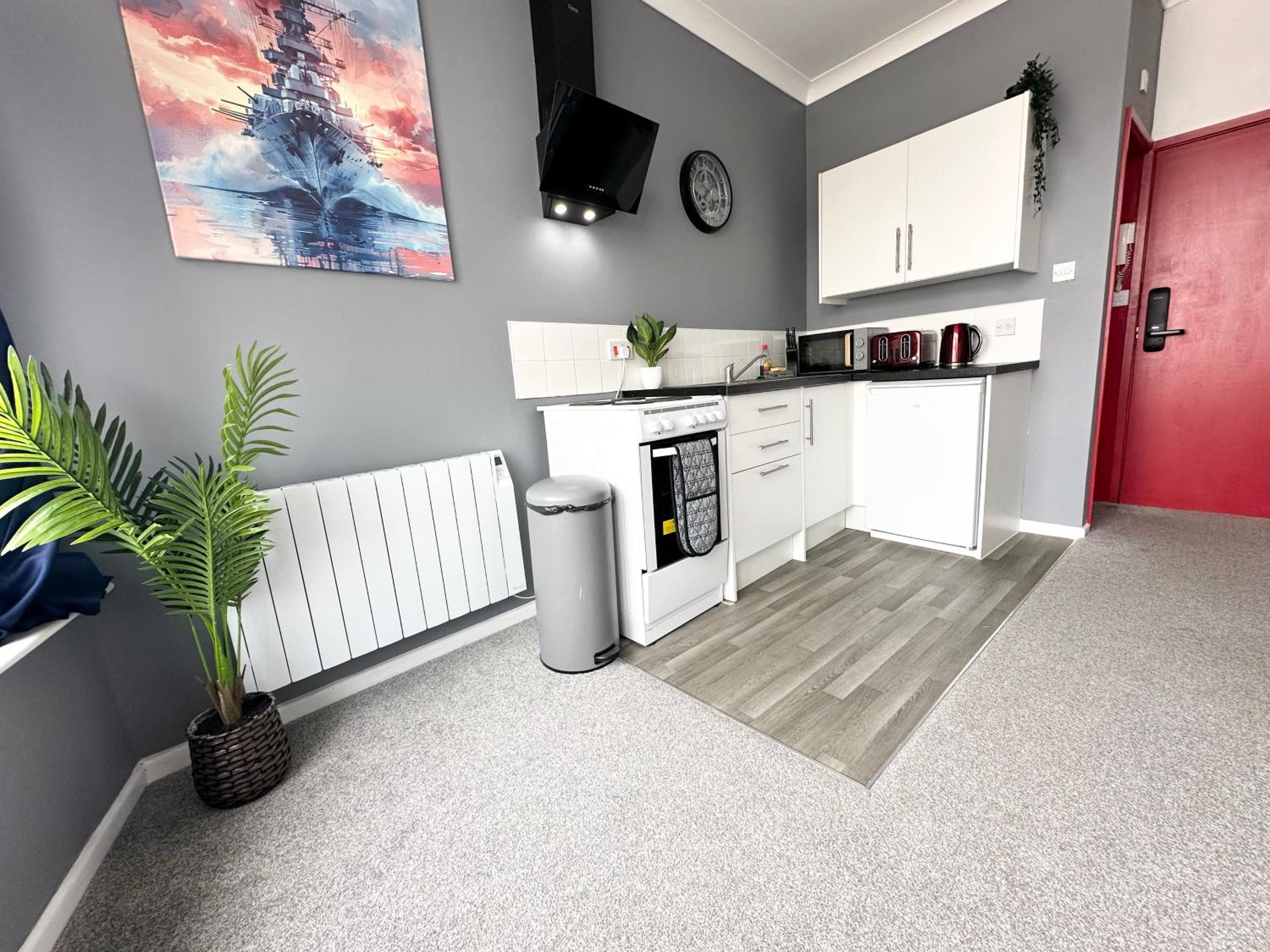 The Board Games Apartments - Brought to you by Coastline Retreats - Themed town centre apartments ALL WITH LUXURY 2 PERSON JACUZZI BATHS - 5 mins walk to t