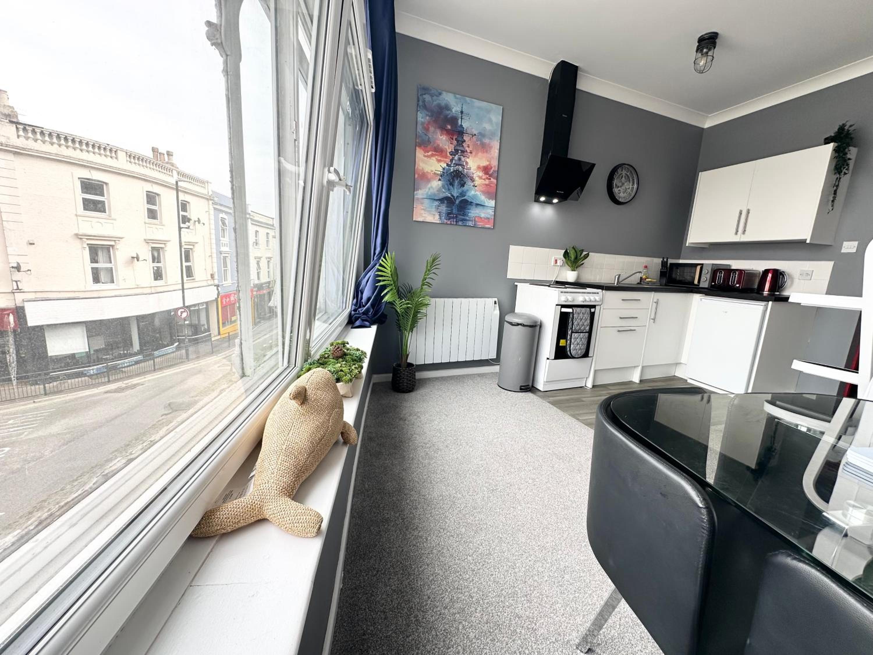 The Board Games Apartments - Brought to you by Coastline Retreats - Themed town centre apartments ALL WITH LUXURY 2 PERSON JACUZZI BATHS - 5 mins walk to t