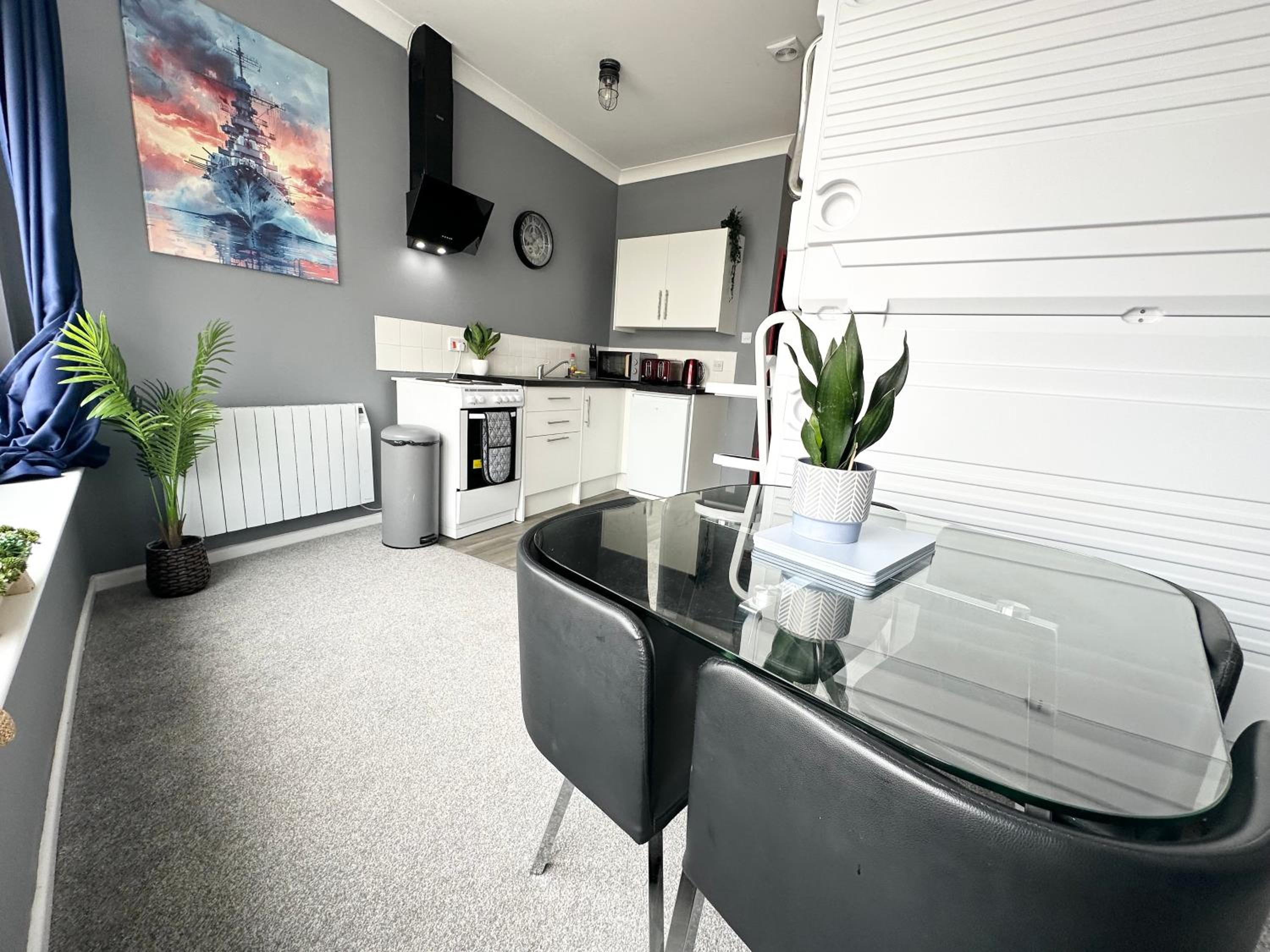 The Board Games Apartments - Brought to you by Coastline Retreats - Themed town centre apartments ALL WITH LUXURY 2 PERSON JACUZZI BATHS - 5 mins walk to t