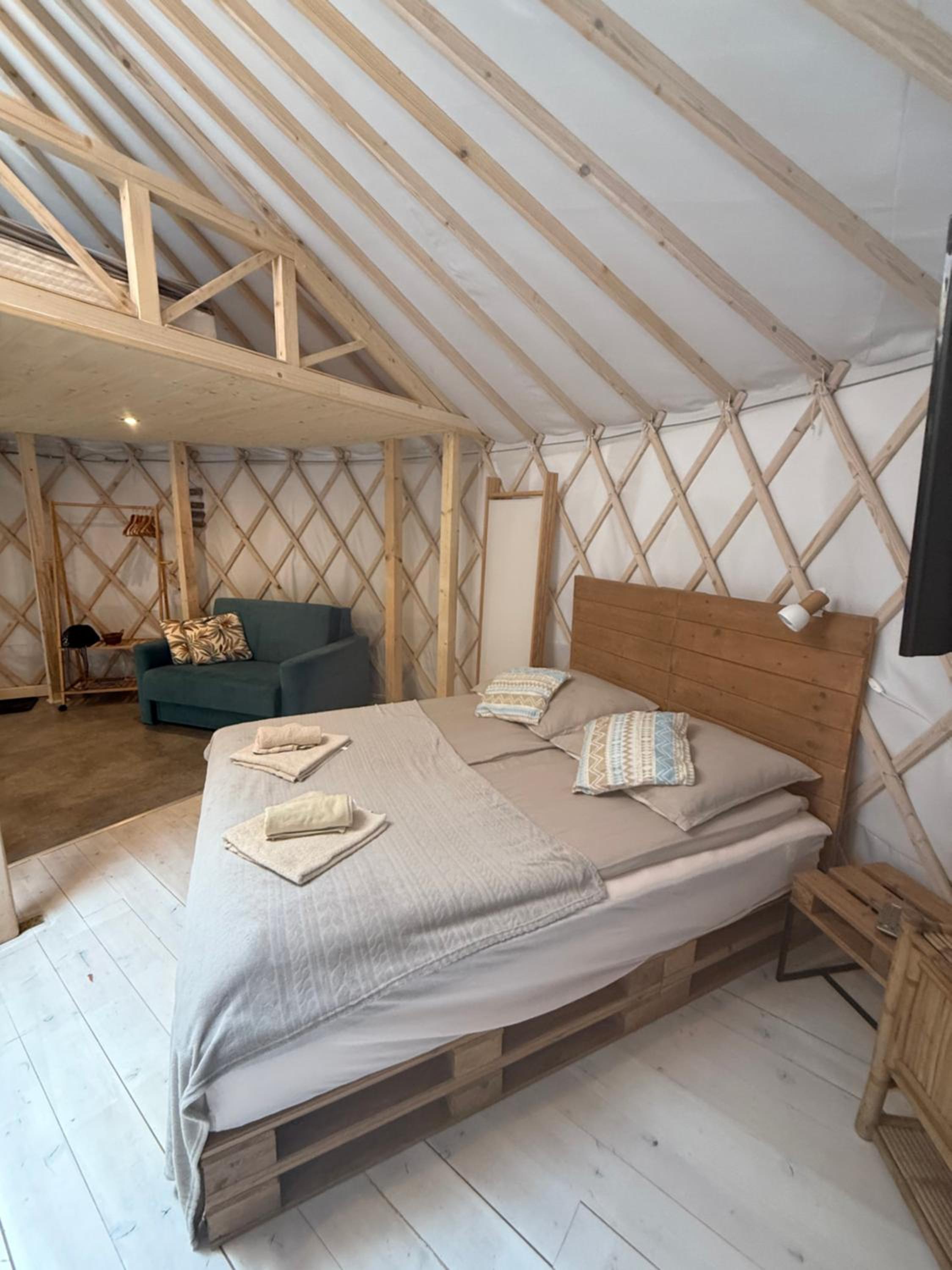 Aloha Glamp - Całoroczny glamping nad rzeką z prywatną balią - Stok narciarski, góry, lasy, sauna