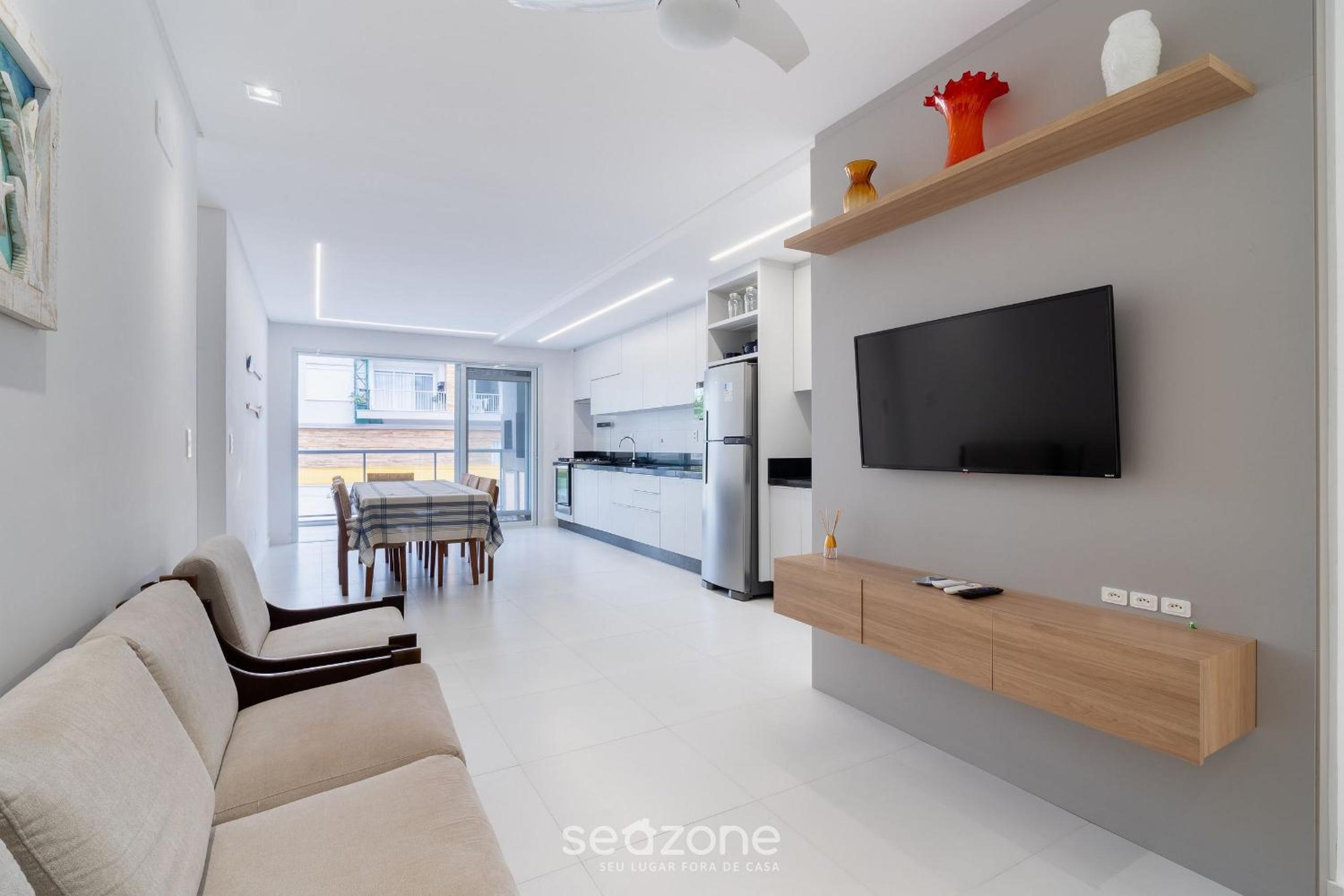 Apt w/ balcony and grill 220m from the Sea CAR0201