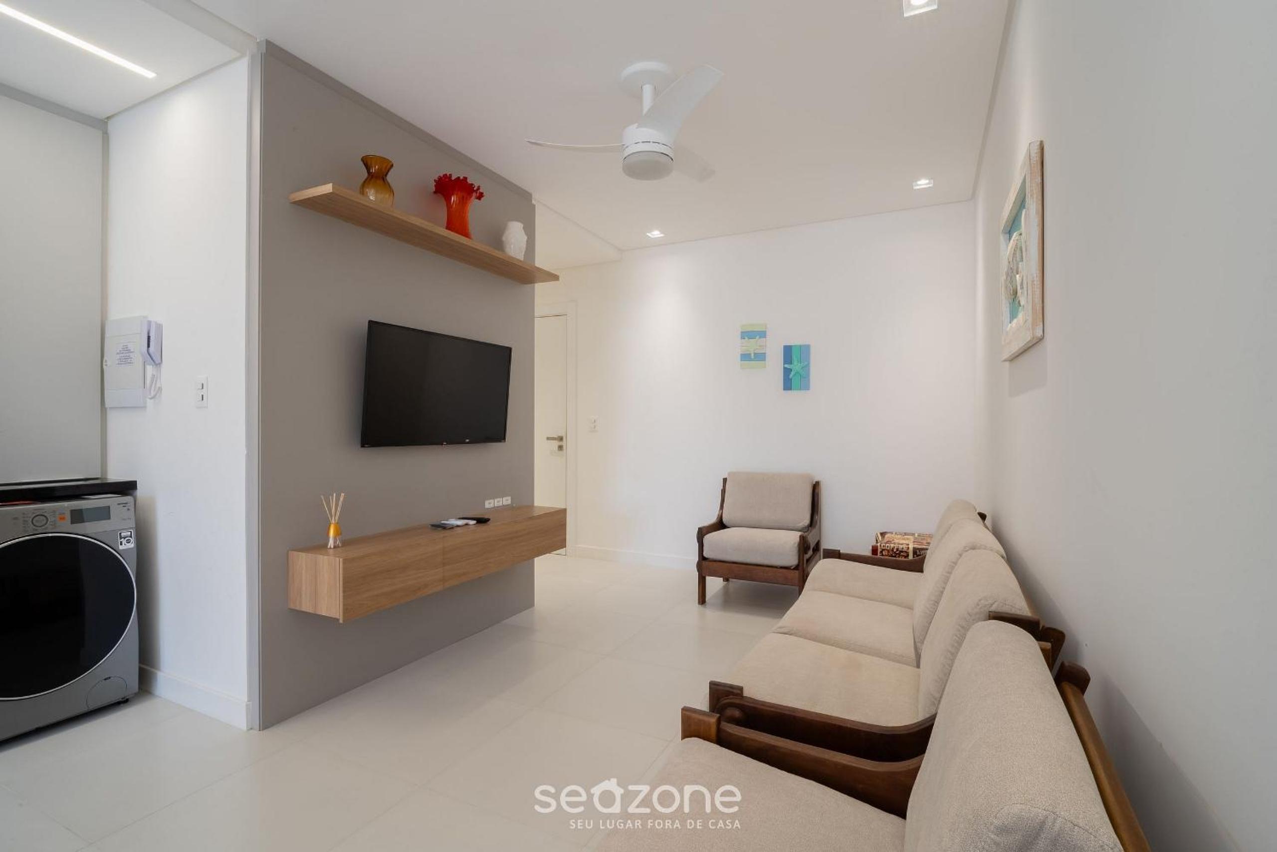 Apt w/ balcony and grill 220m from the Sea CAR0201