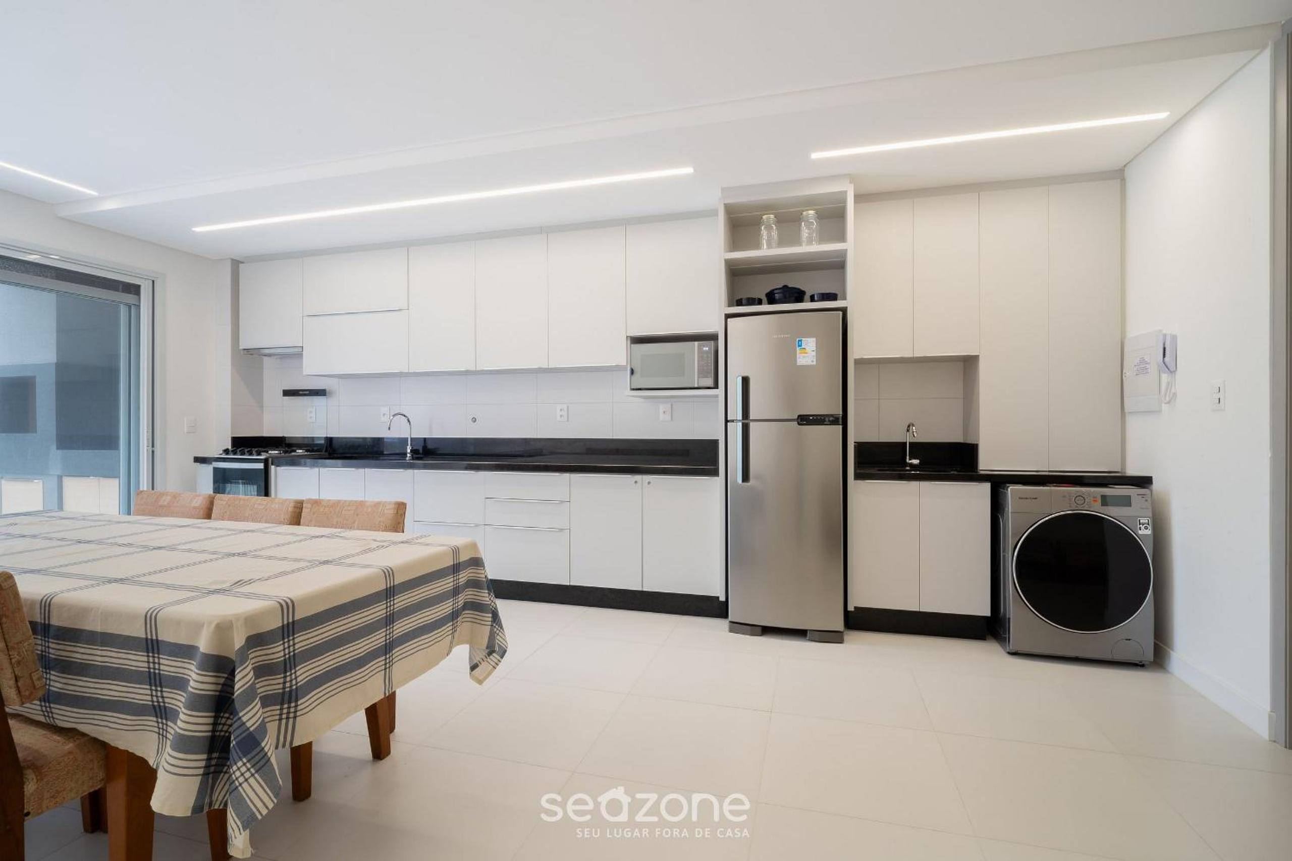 Apt w/ balcony and grill 220m from the Sea CAR0201