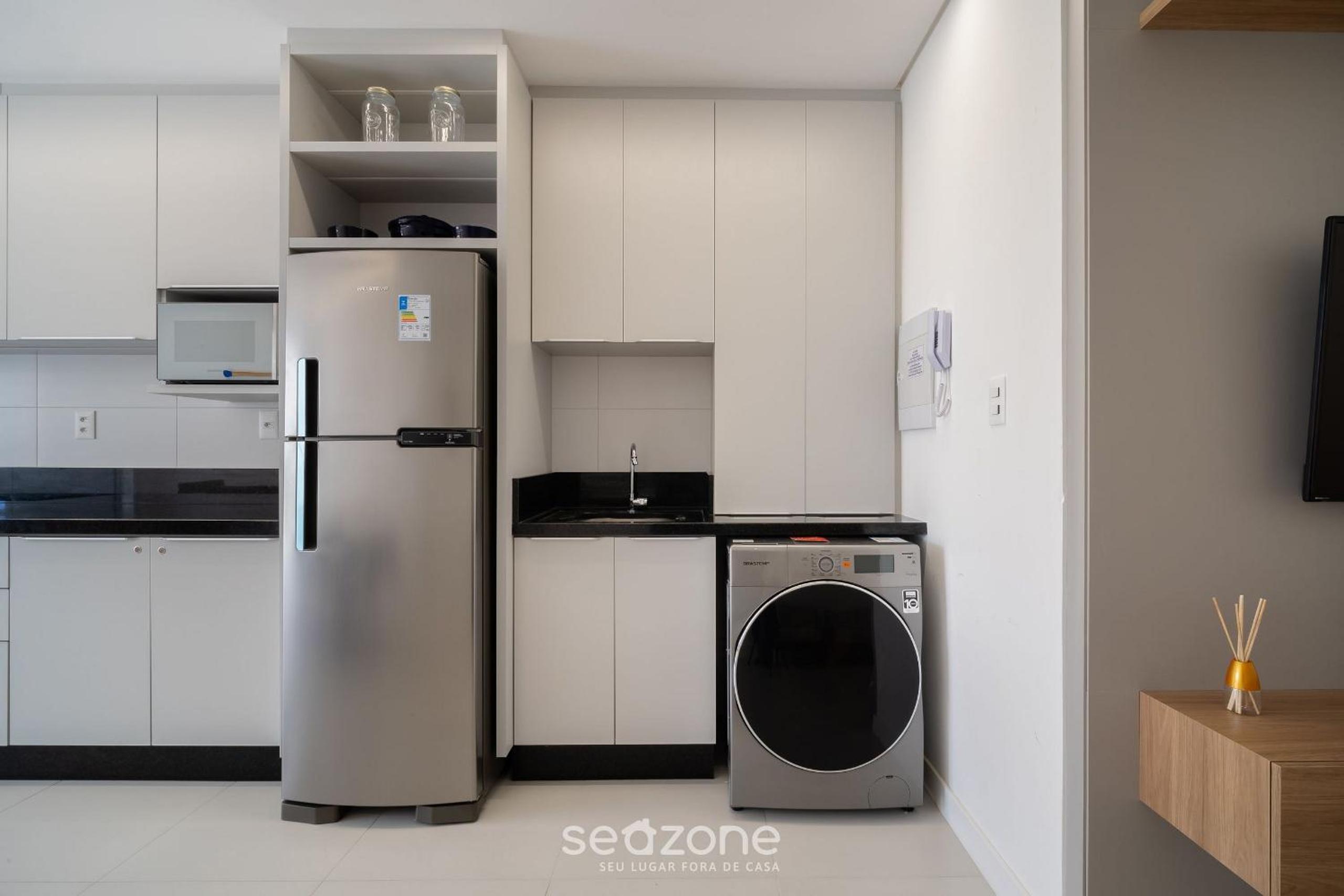 Apt w/ balcony and grill 220m from the Sea CAR0201