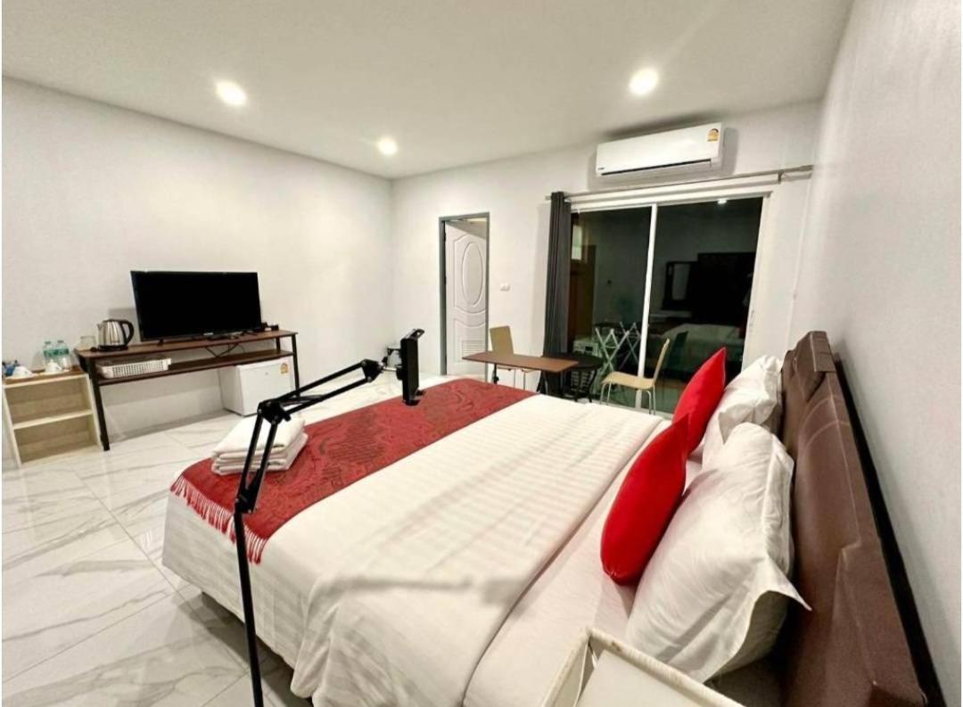 PR ROOM FOR RENT