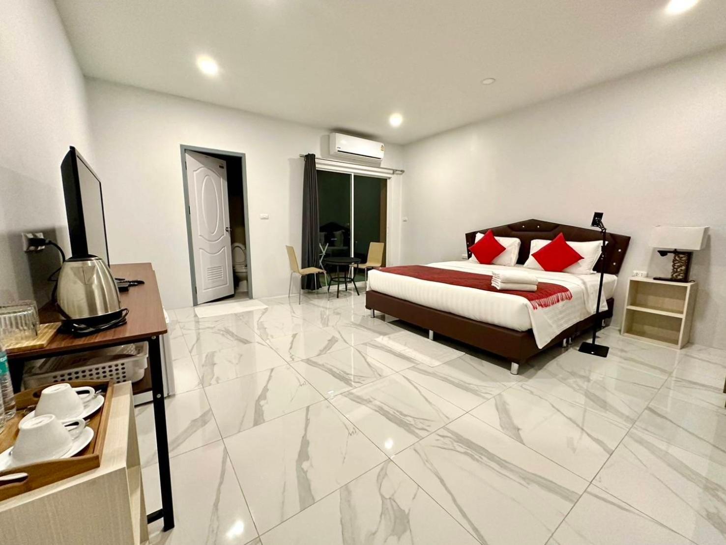 PR ROOM FOR RENT