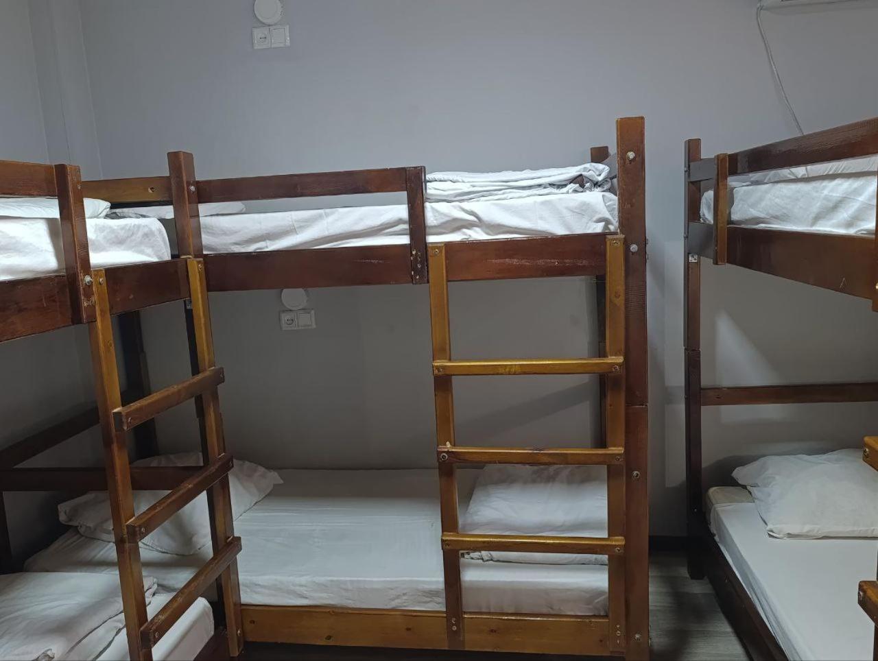 Caravan Hostel Near Airport